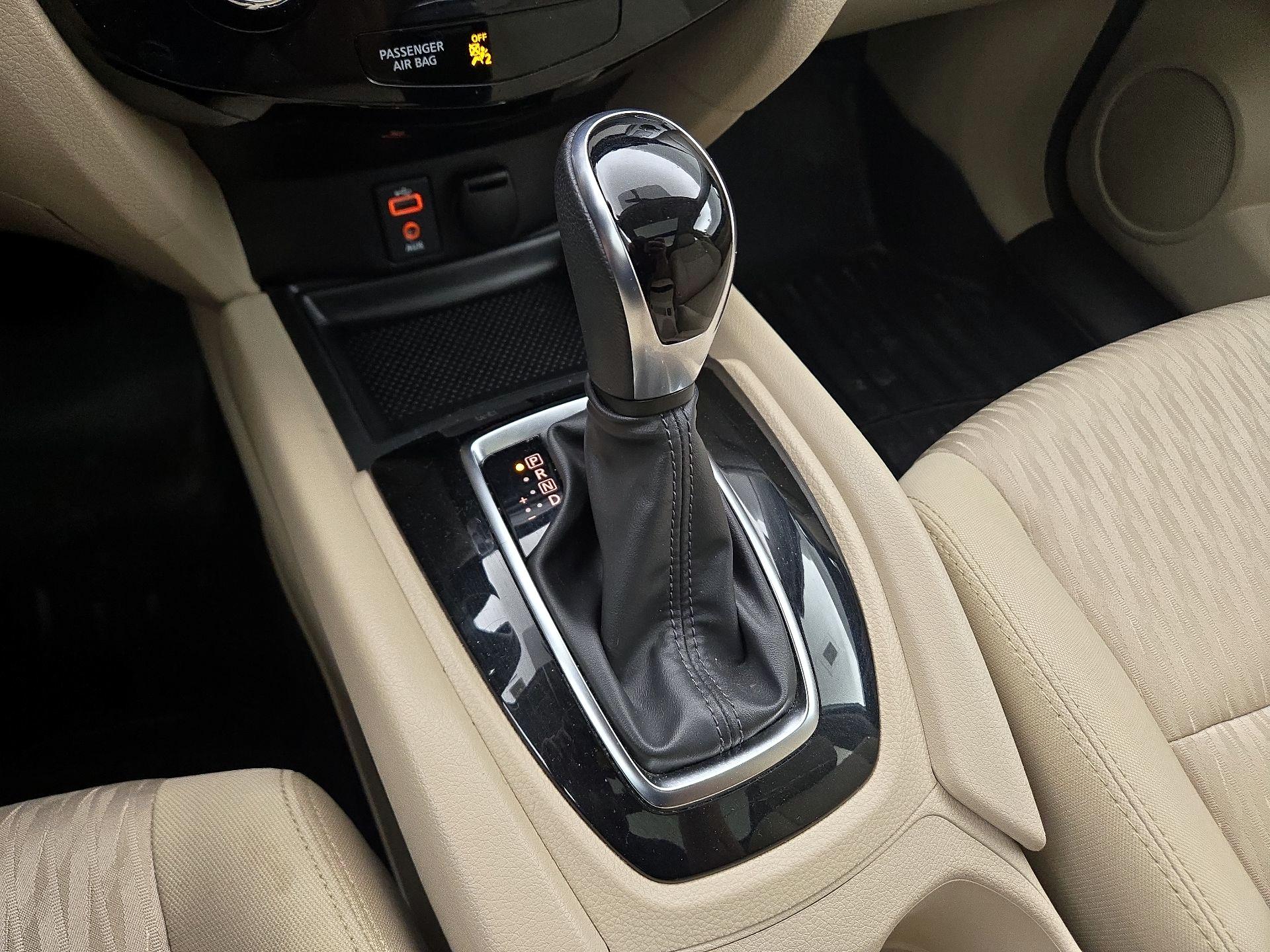 Thumbnail: 2017 Nissan Rogue - 18