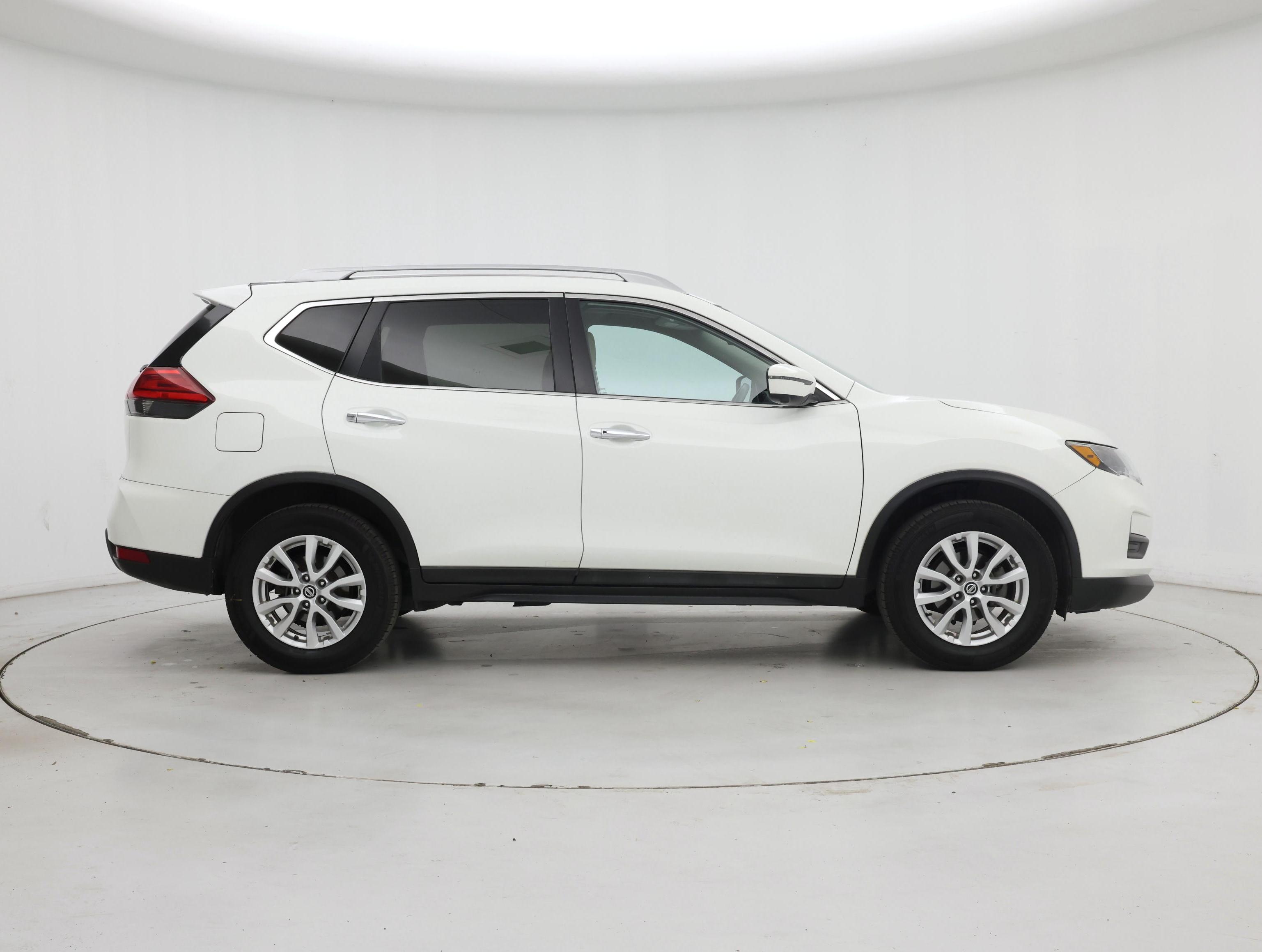 Thumbnail: 2017 Nissan Rogue - 7