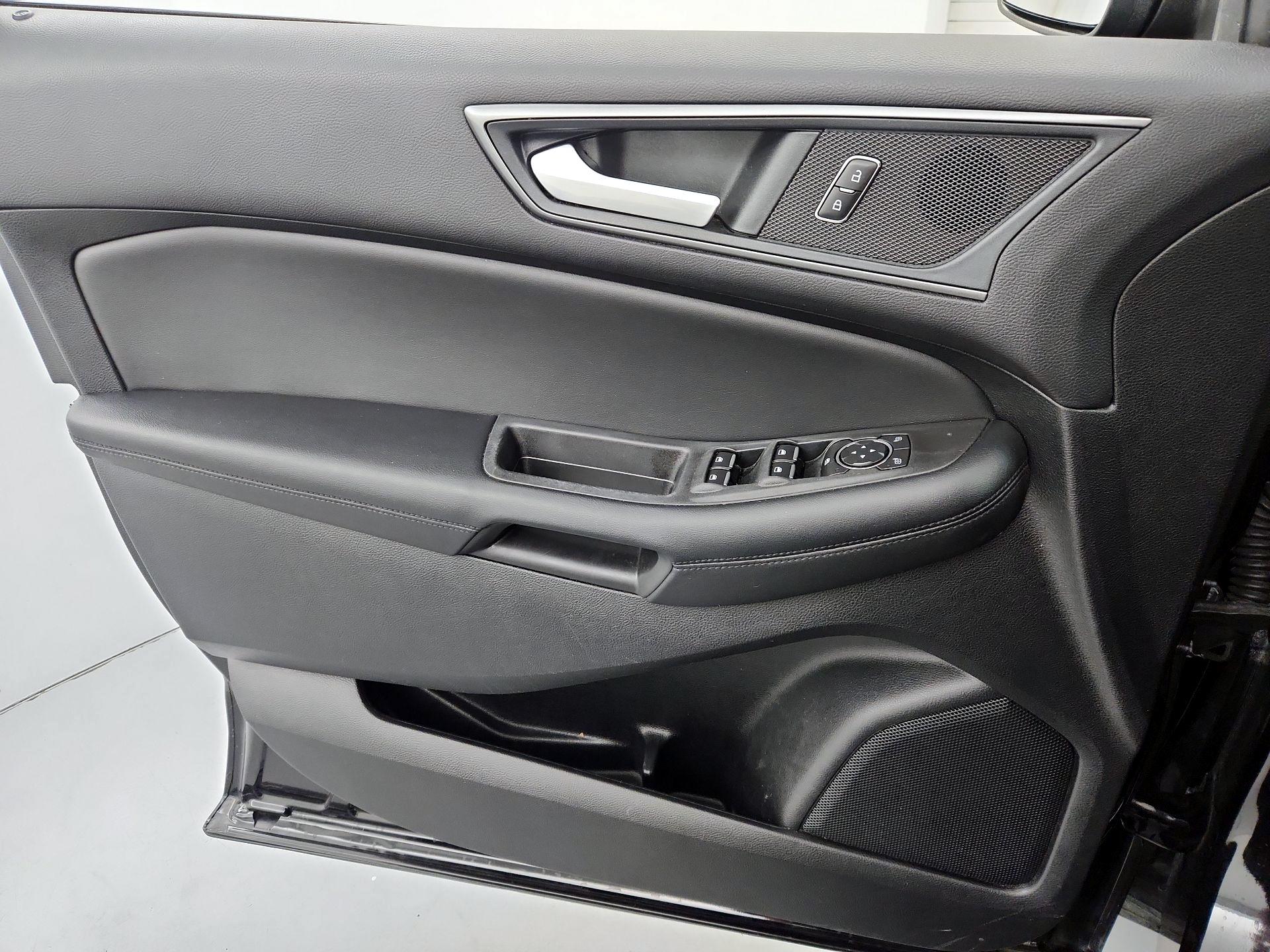 Thumbnail: 2022 Ford Edge - 12