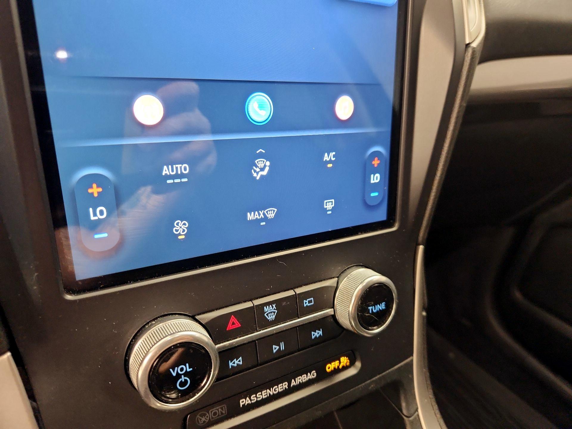 Thumbnail: 2022 Ford Edge - 16