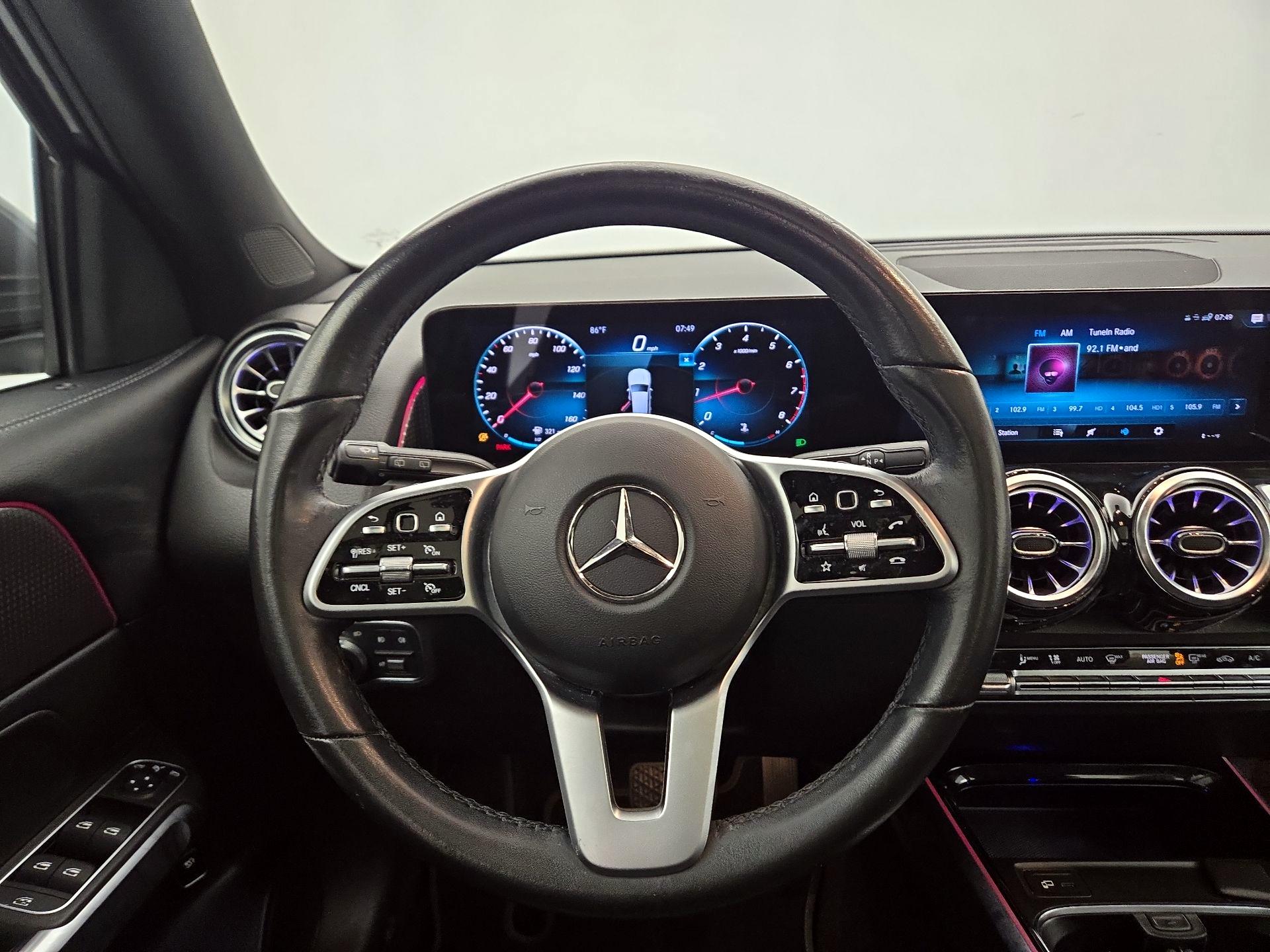Thumbnail: 2022 Mercedes-Benz GLB - 10