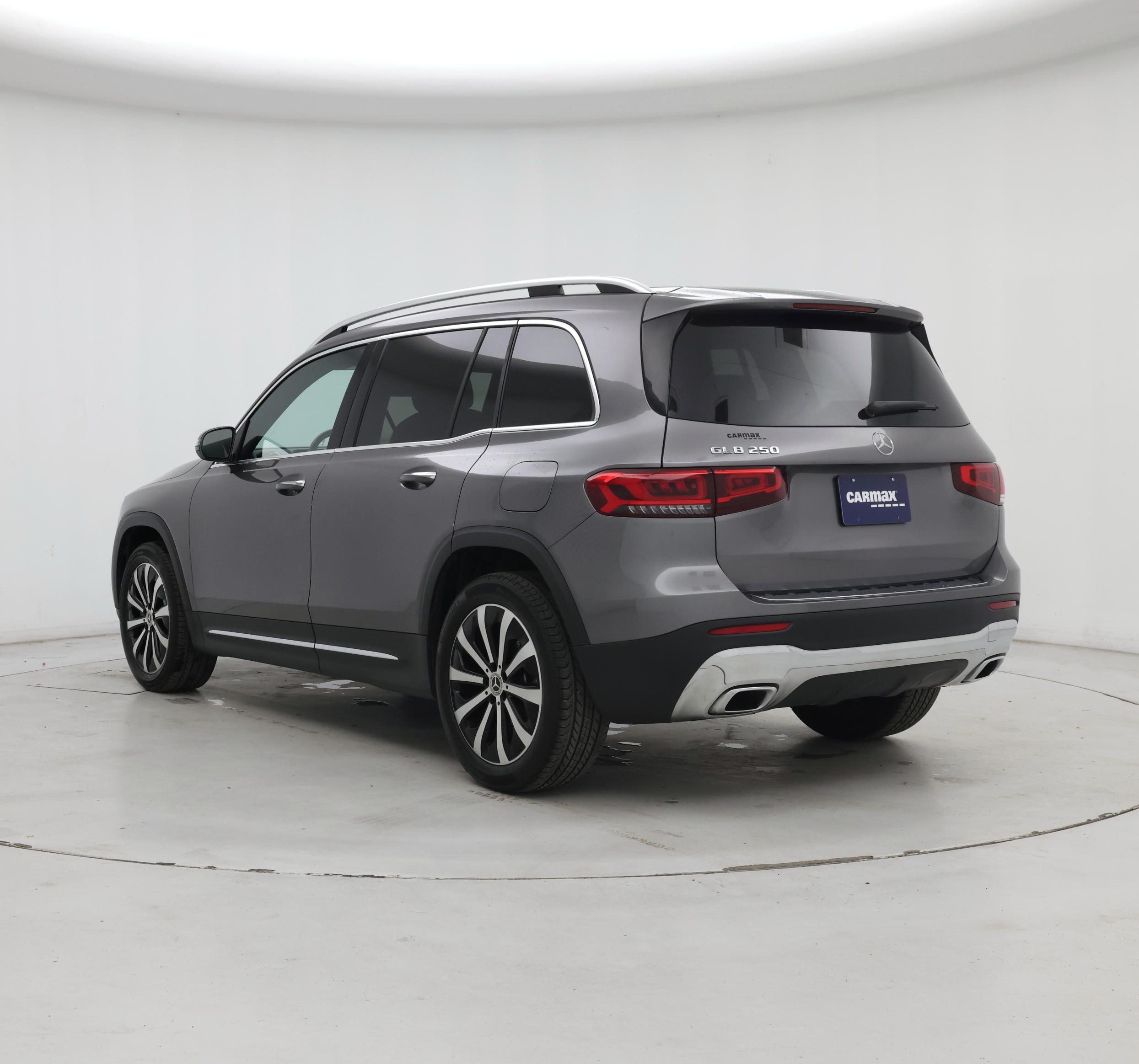 Thumbnail: 2022 Mercedes-Benz GLB - 2
