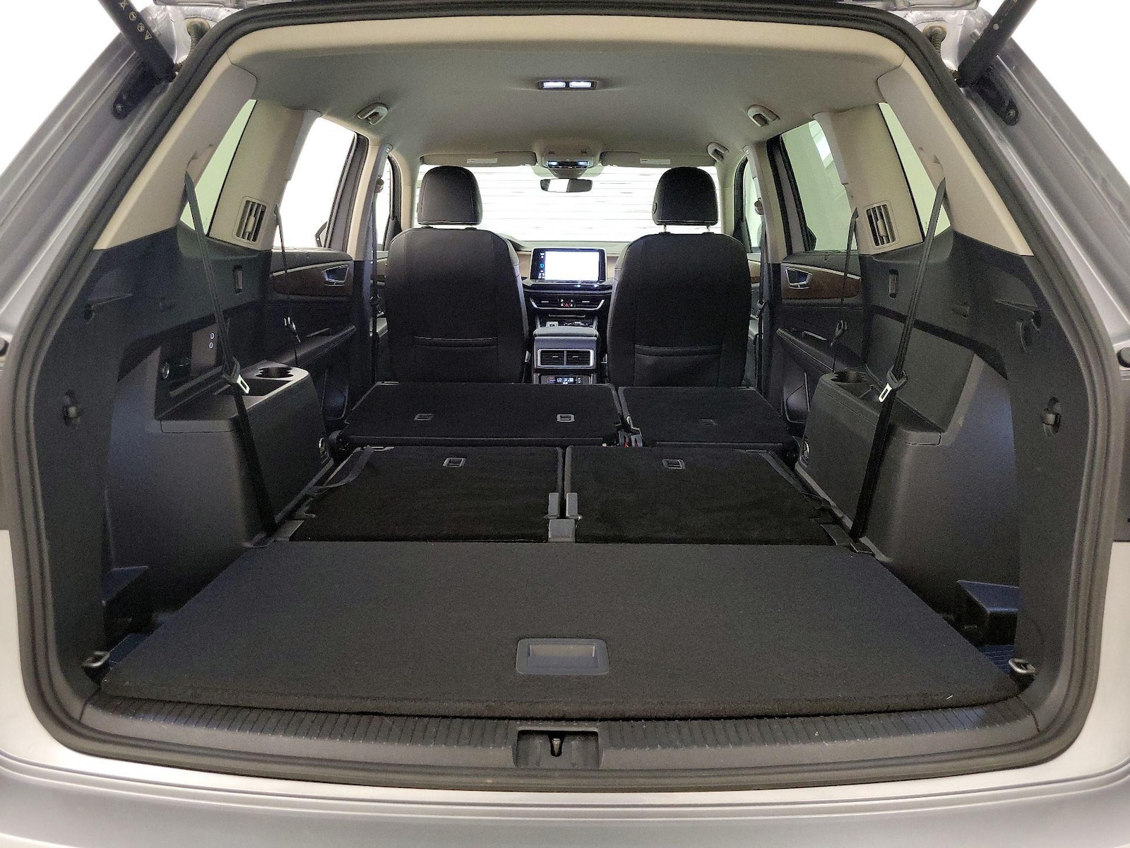 2025 Volkswagen Atlas SE w/Tech - Photo 23