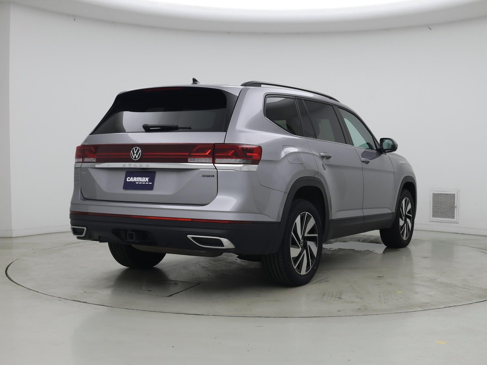 2025 Volkswagen Atlas SE w/Tech - Photo 9