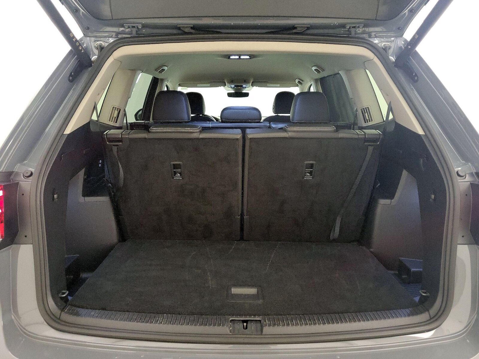 2025 Volkswagen Atlas SE w/Tech - Photo 22