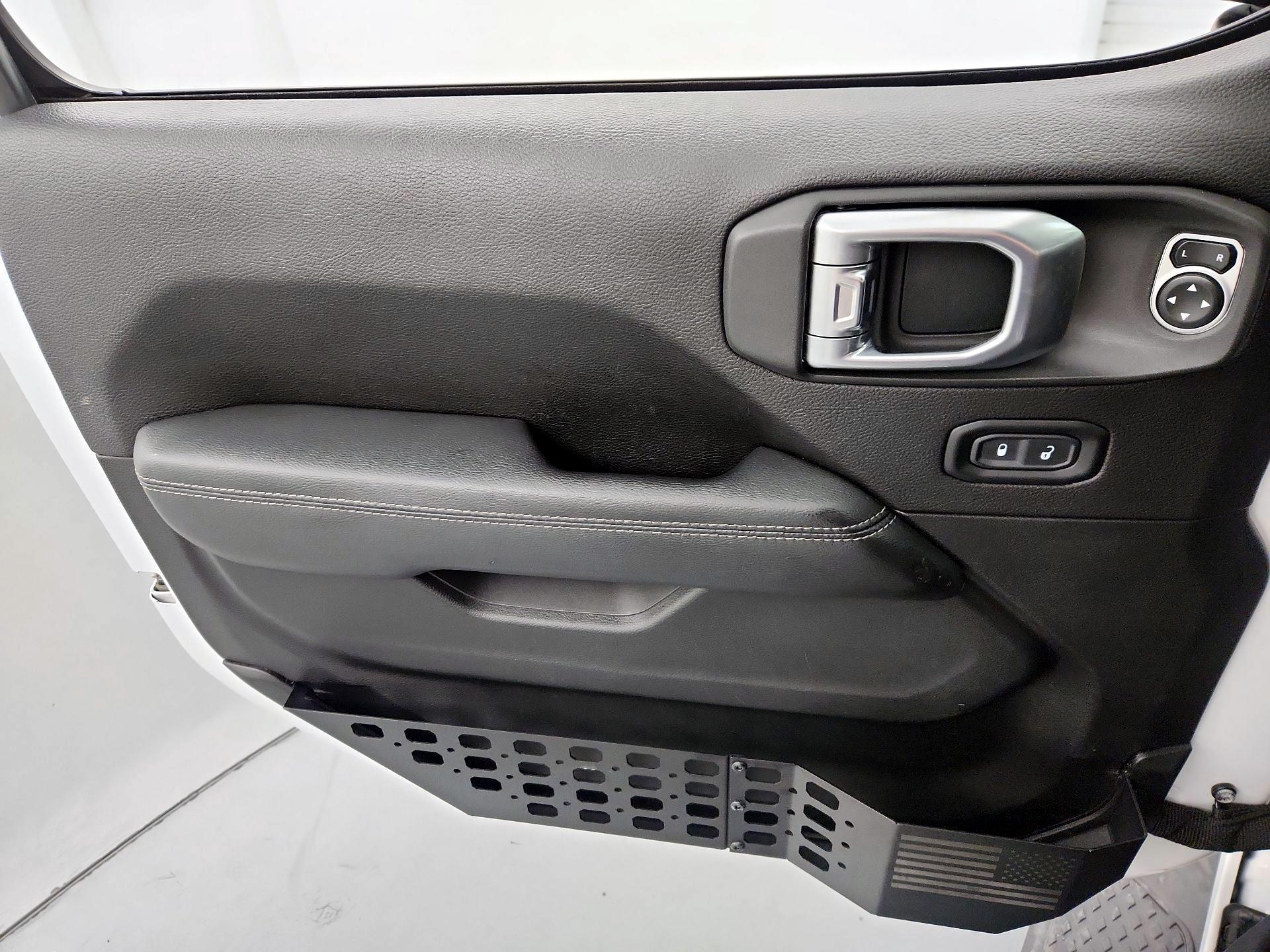 Thumbnail: 2020 Jeep Gladiator - 12