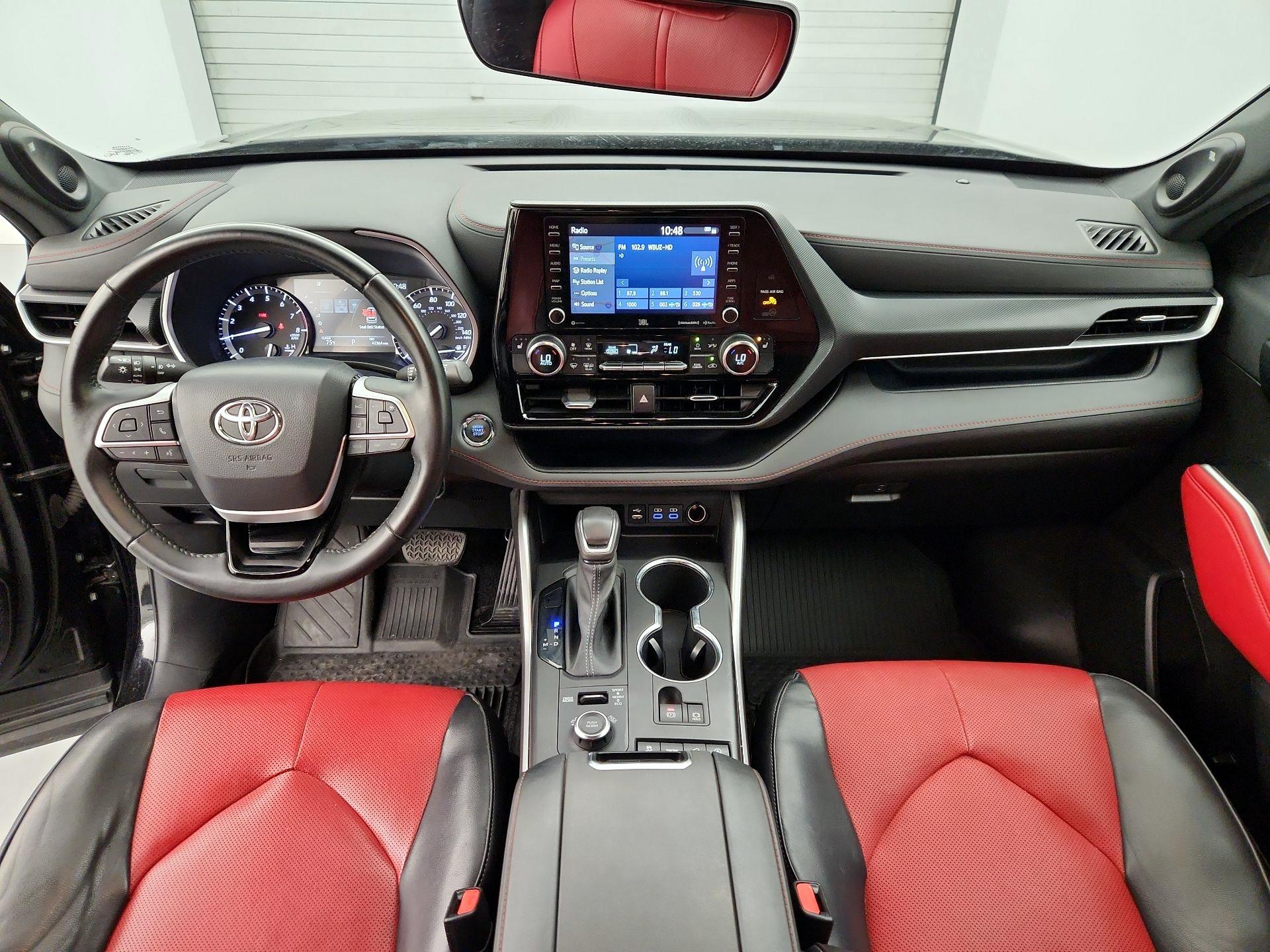 Thumbnail: 2022 Toyota Highlander - 9