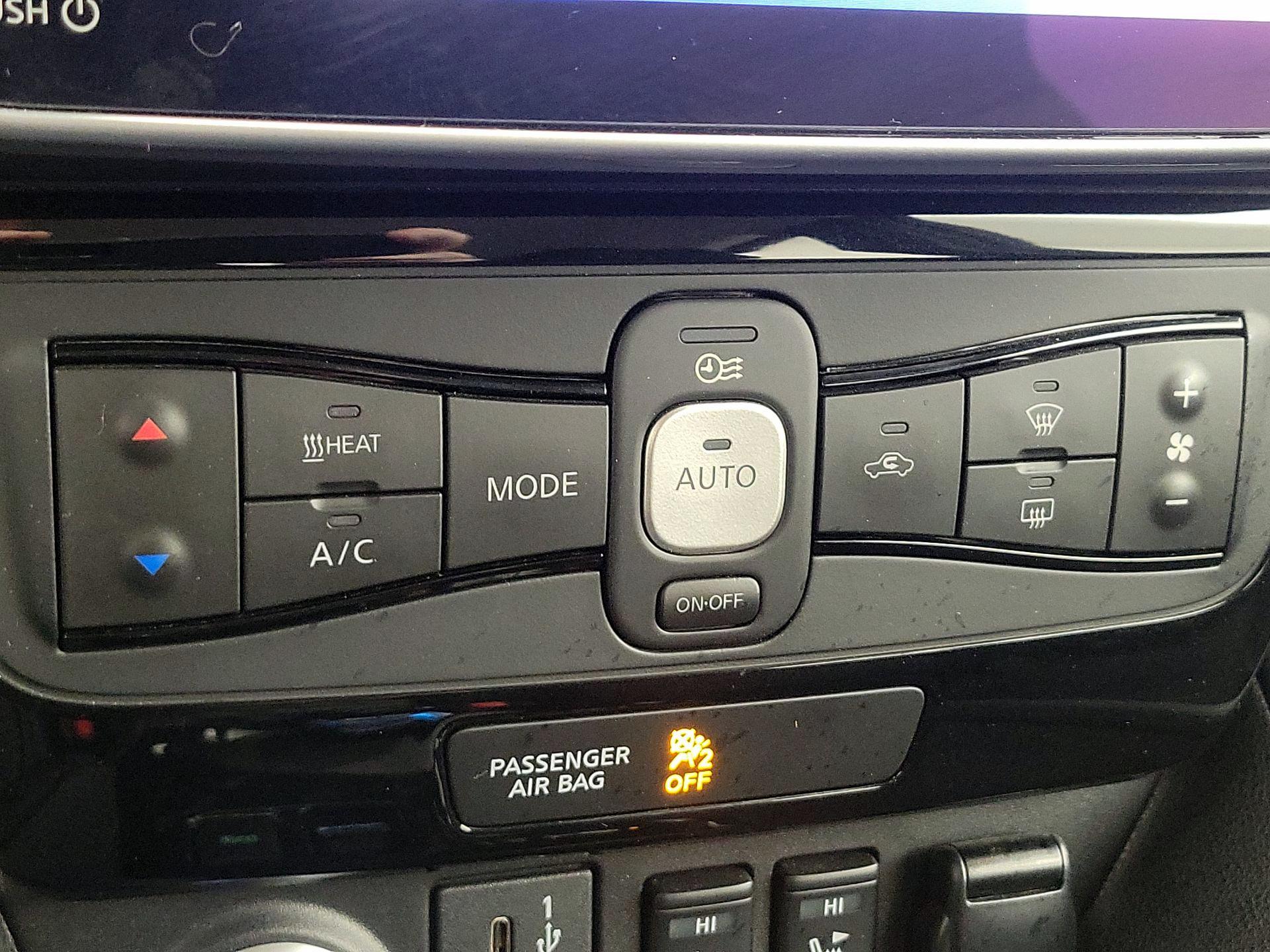 Thumbnail: 2024 Nissan Leaf - 17