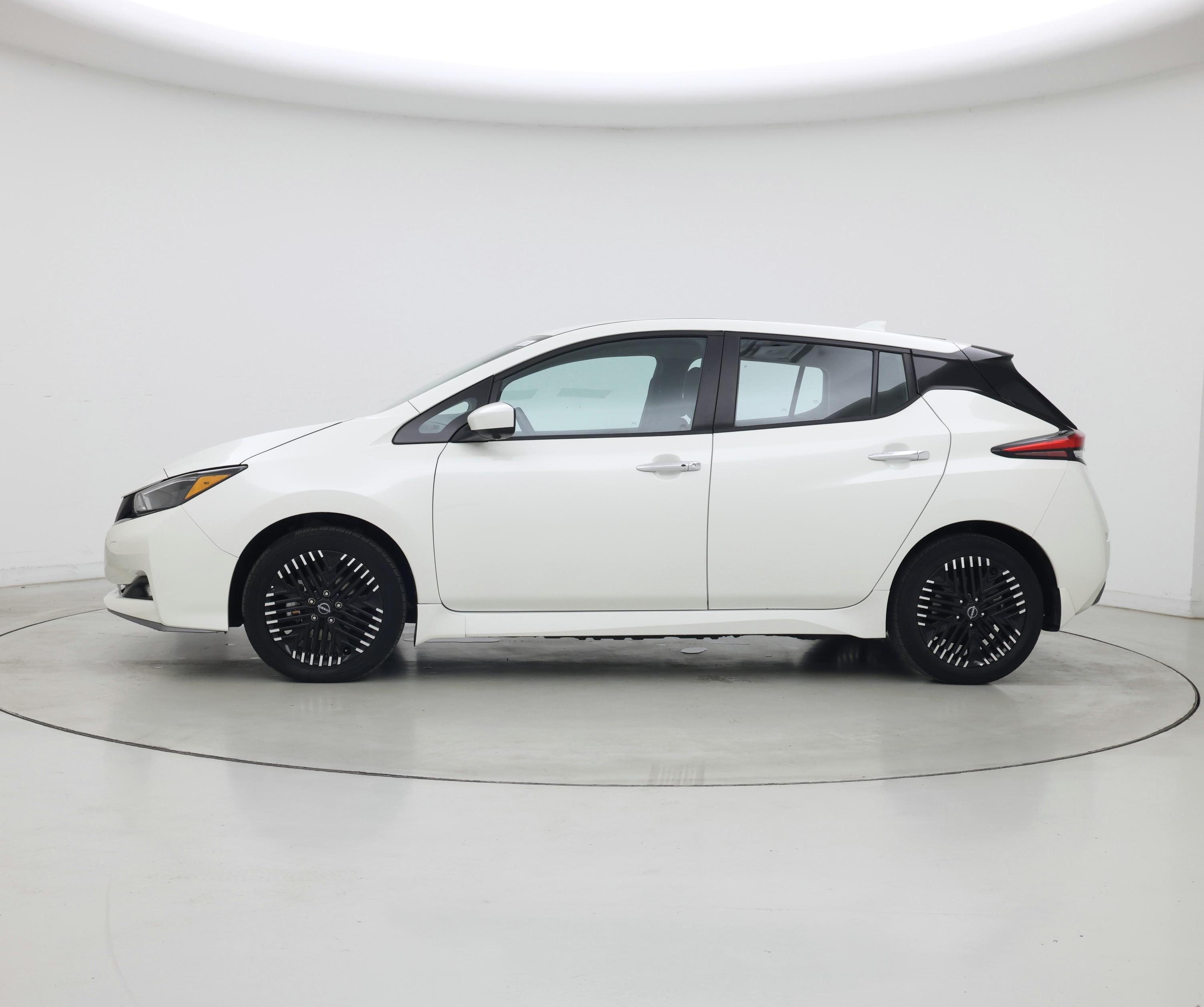 Thumbnail: 2024 Nissan Leaf - 3