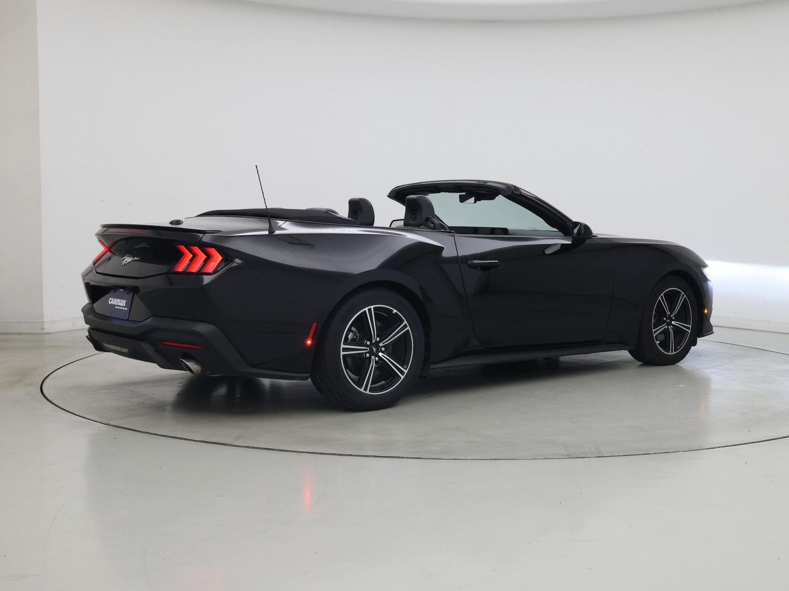 2025 Ford Mustang EcoBoost Premium - Photo 24