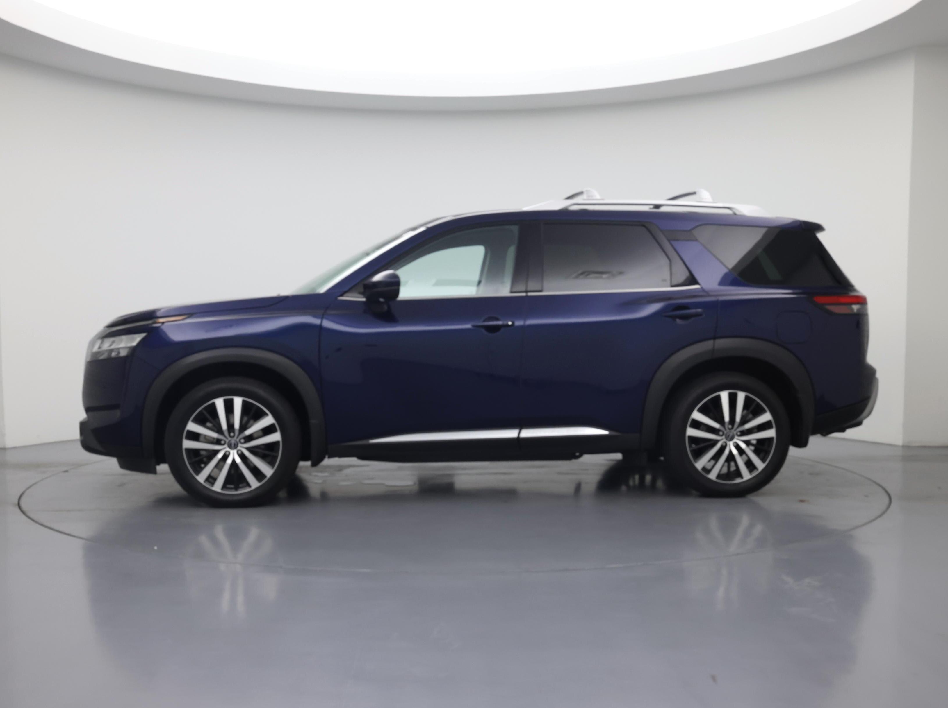 Thumbnail: 2023 Nissan Pathfinder - 3