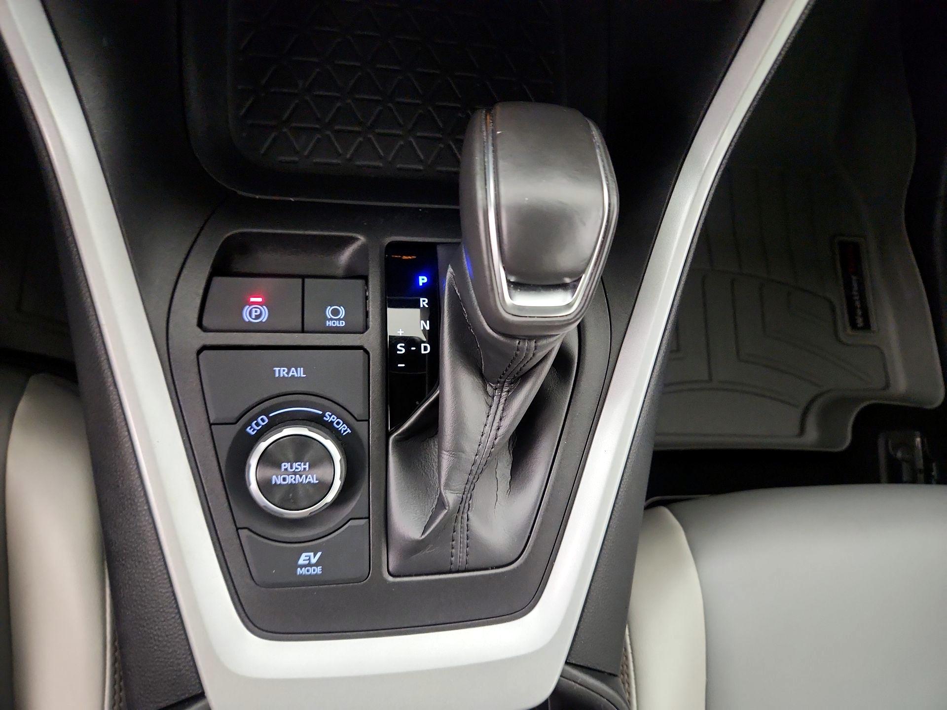 Thumbnail: 2024 Toyota RAV4 - 15