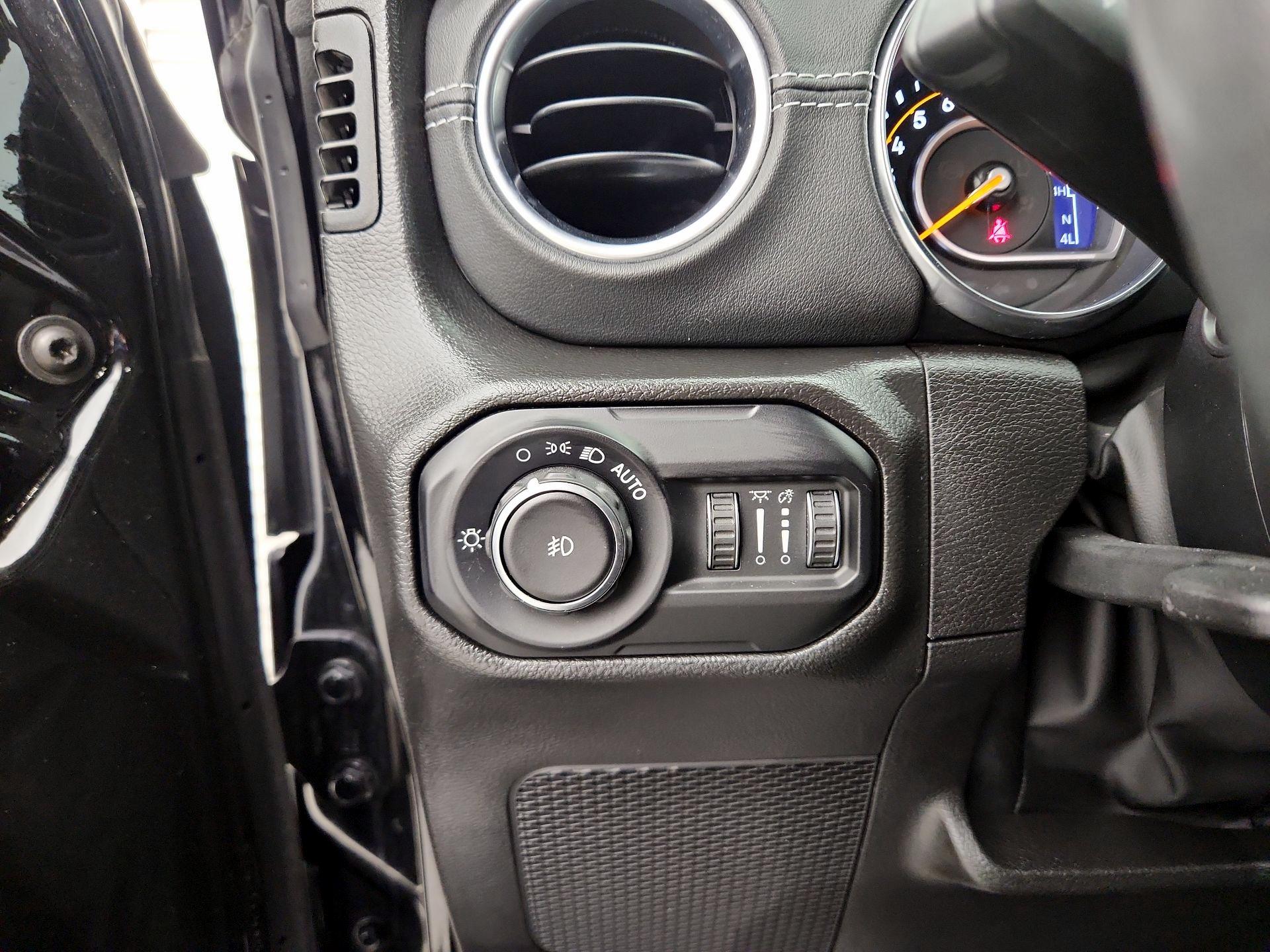 Thumbnail: 2022 Jeep Wrangler - 13