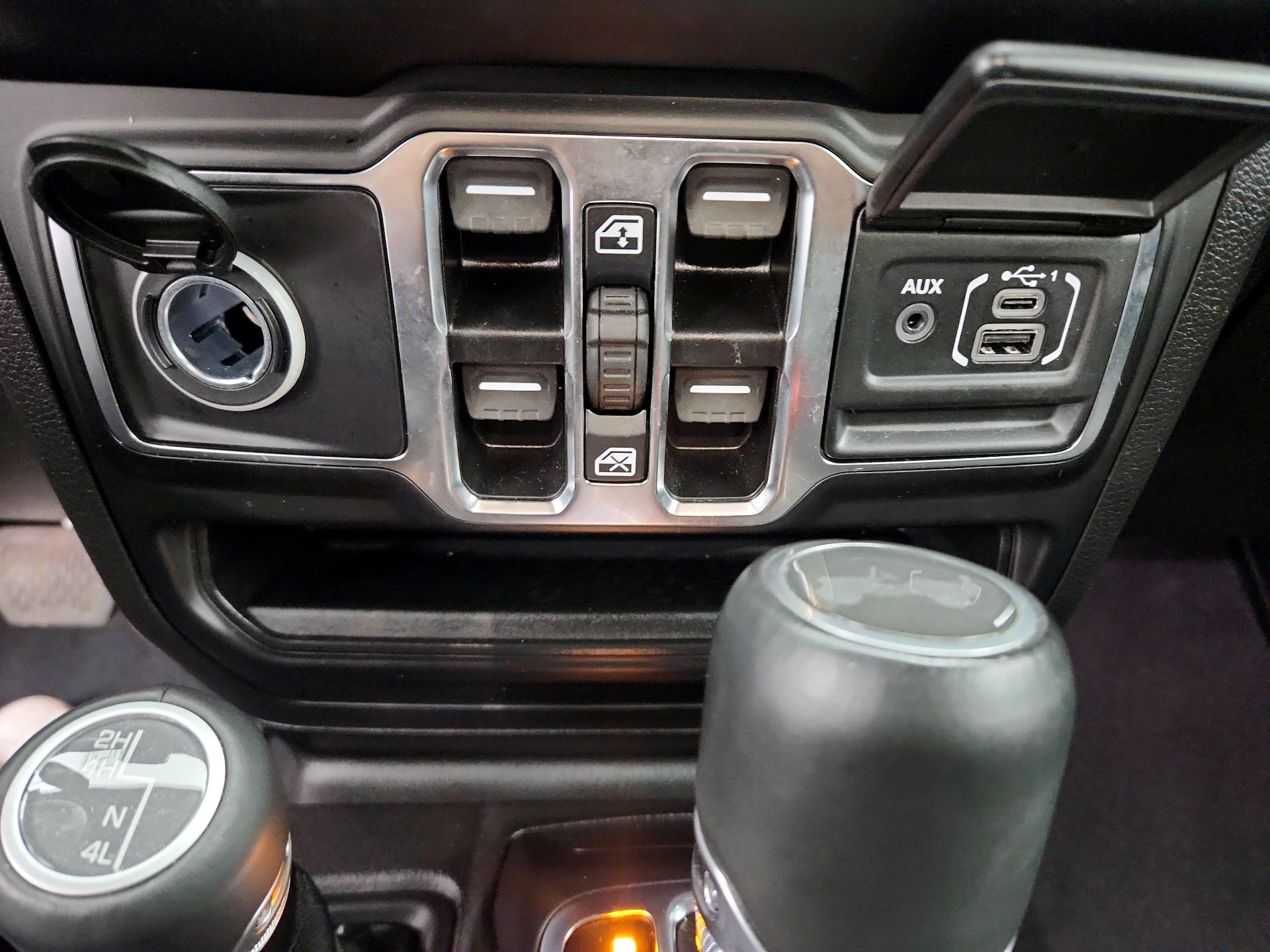 Thumbnail: 2022 Jeep Wrangler - 19