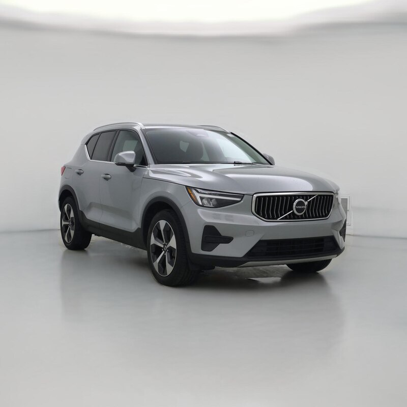 2024 Volvo XC40 B5 Core Dark Theme