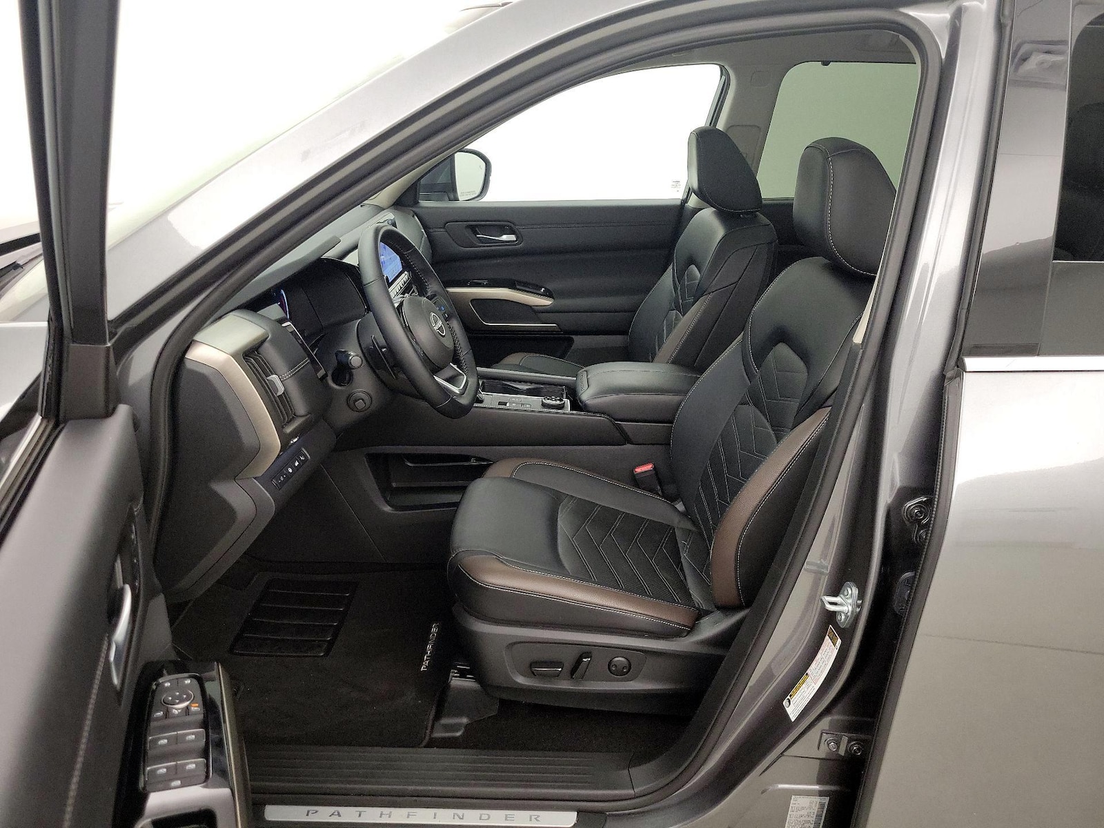 2025 Nissan Pathfinder Platinum - Photo 12