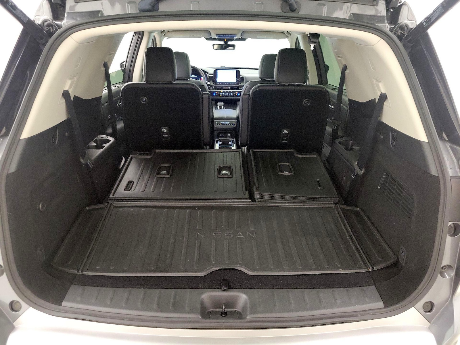 2025 Nissan Pathfinder Platinum - Photo 25