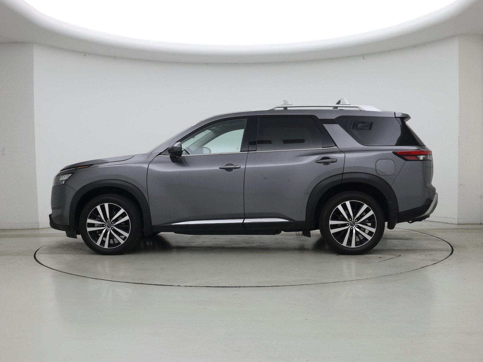 2025 Nissan Pathfinder Platinum - Photo 4