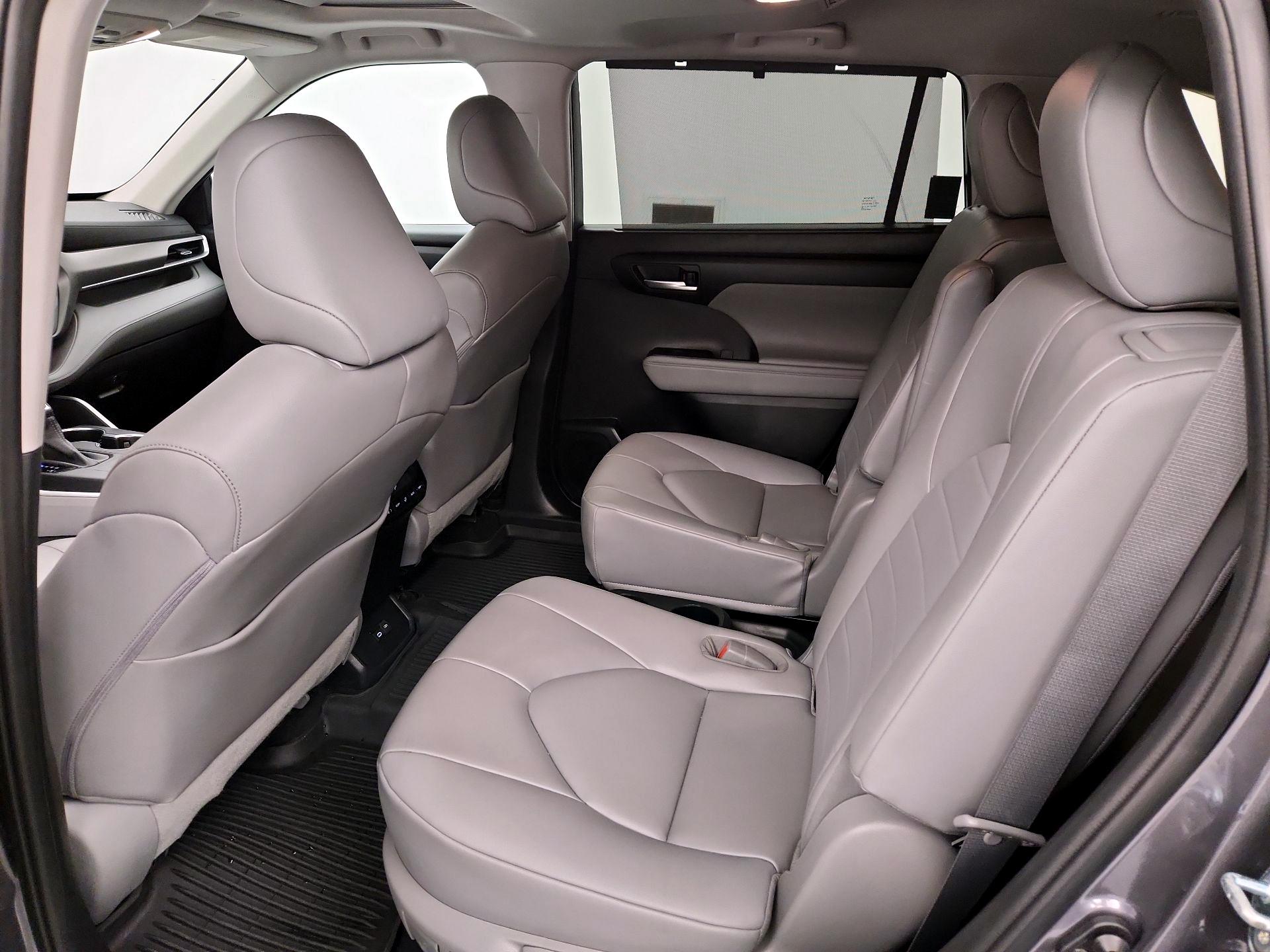 Thumbnail: 2023 Toyota Highlander - 19