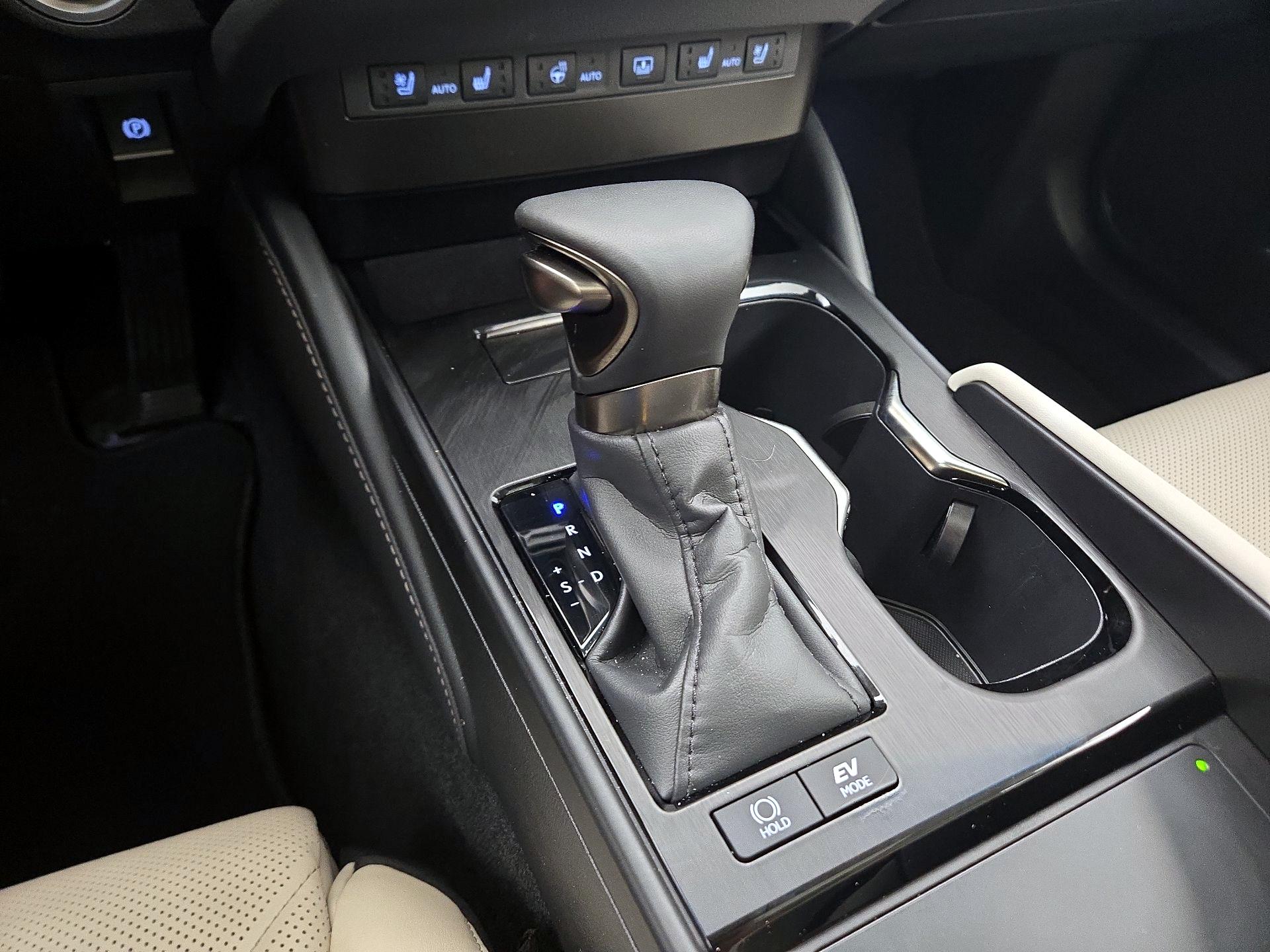 Thumbnail: 2025 Lexus ES - 17