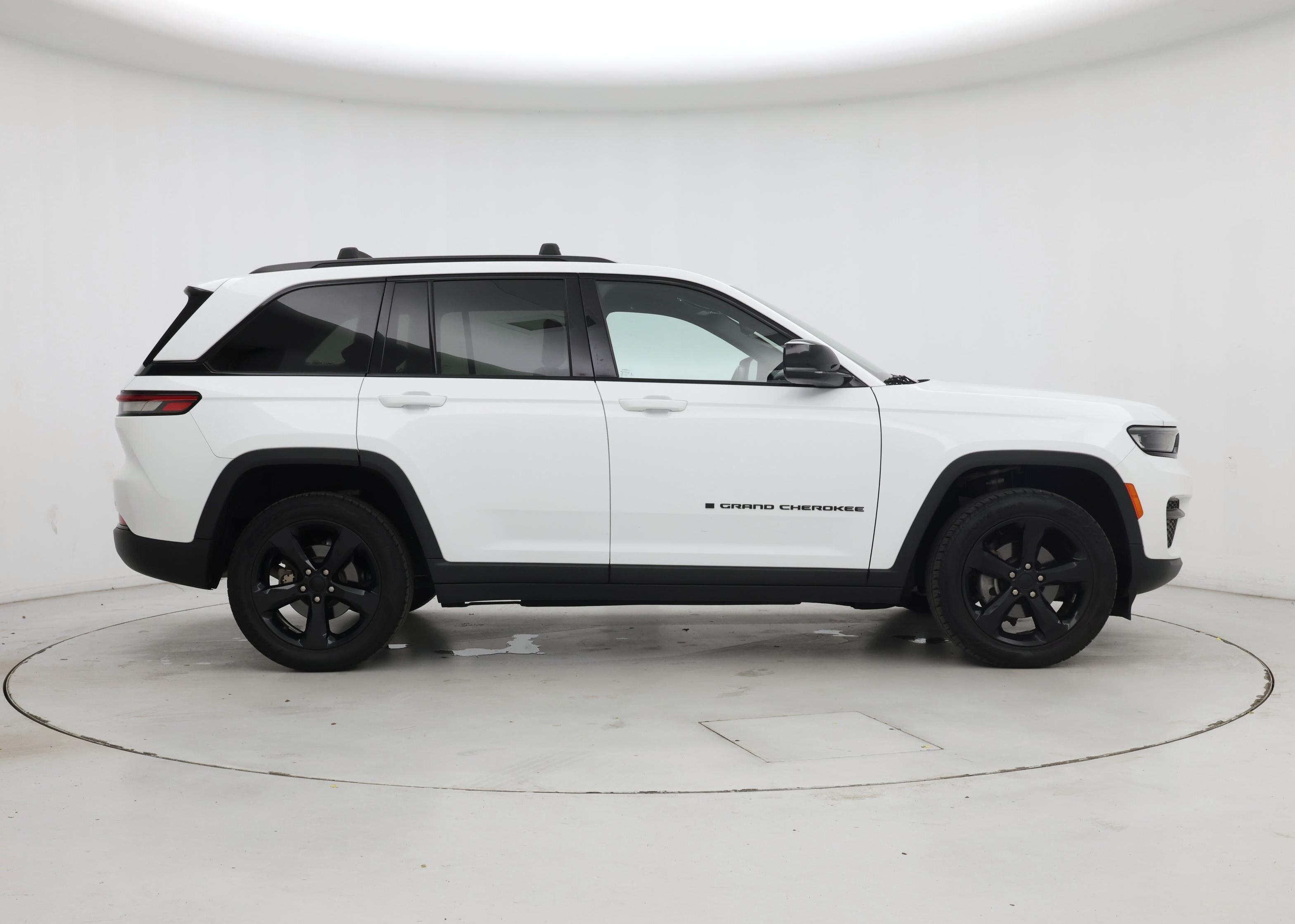 Thumbnail: 2022 Jeep Grand Cherokee - 7