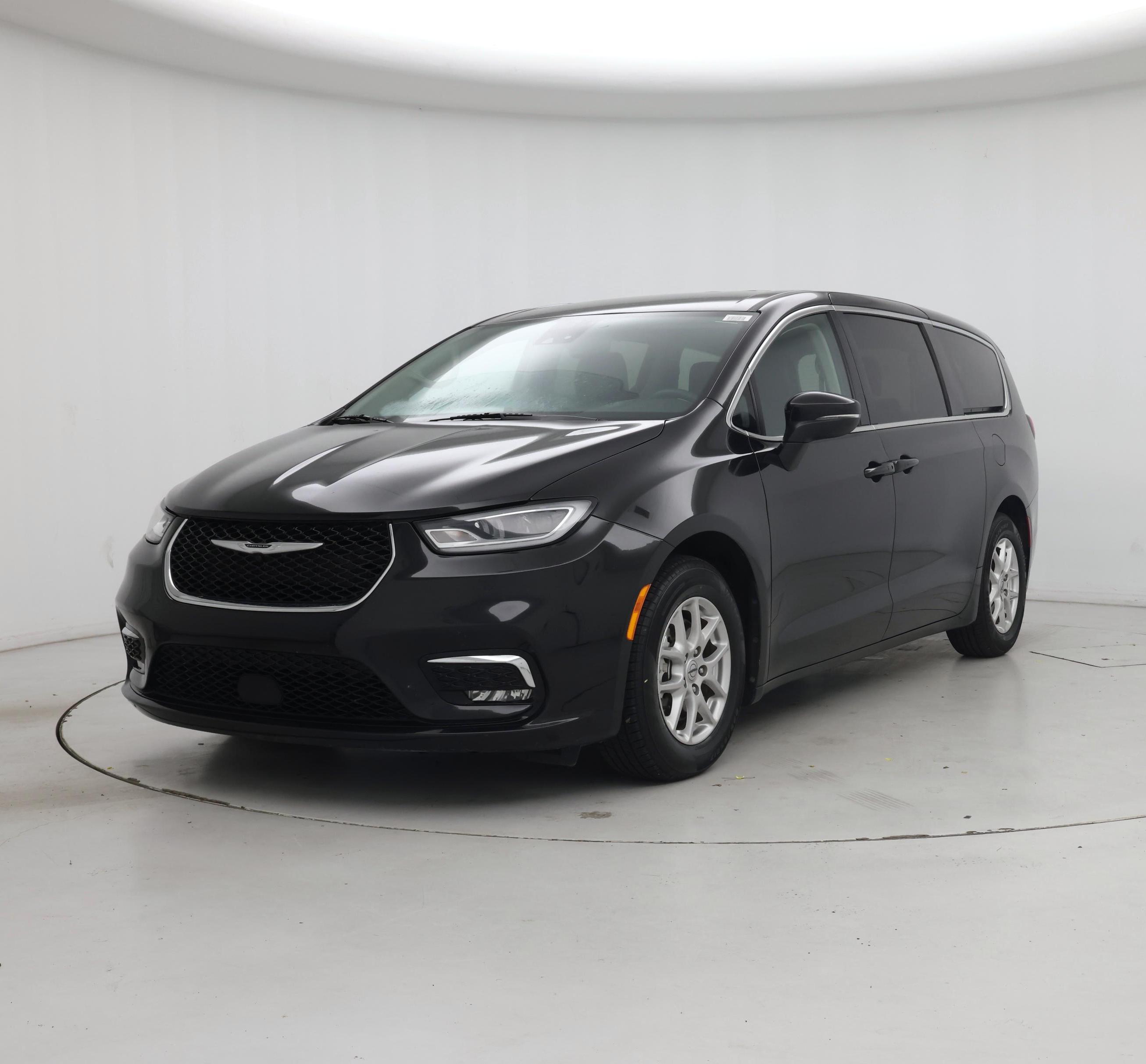 Thumbnail: 2023 Chrysler Pacifica - 4