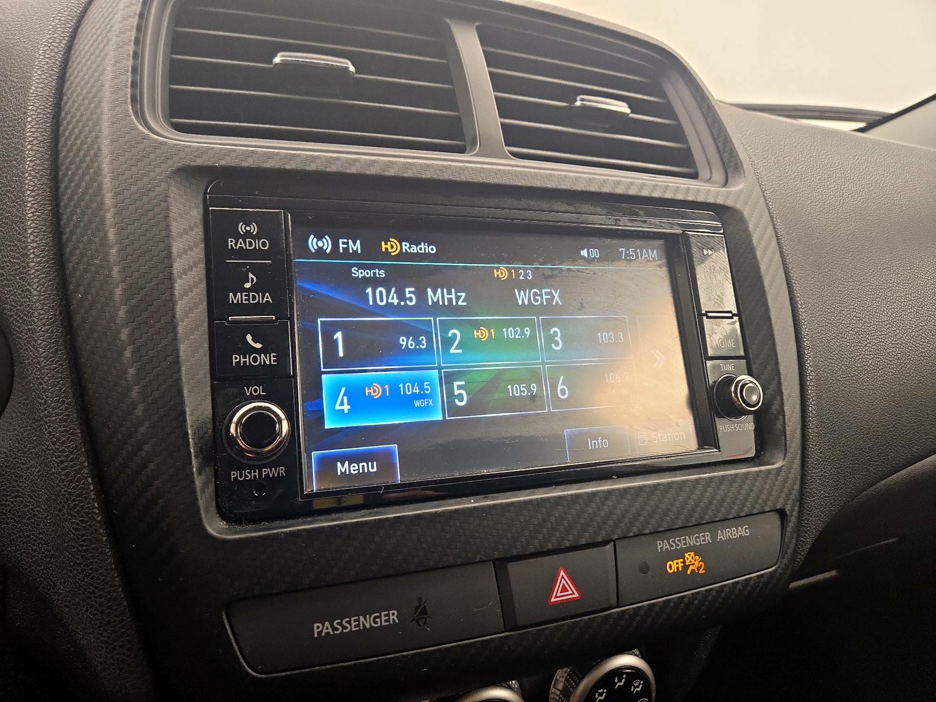 Thumbnail: 2023 Mitsubishi Outlander Sport - 15