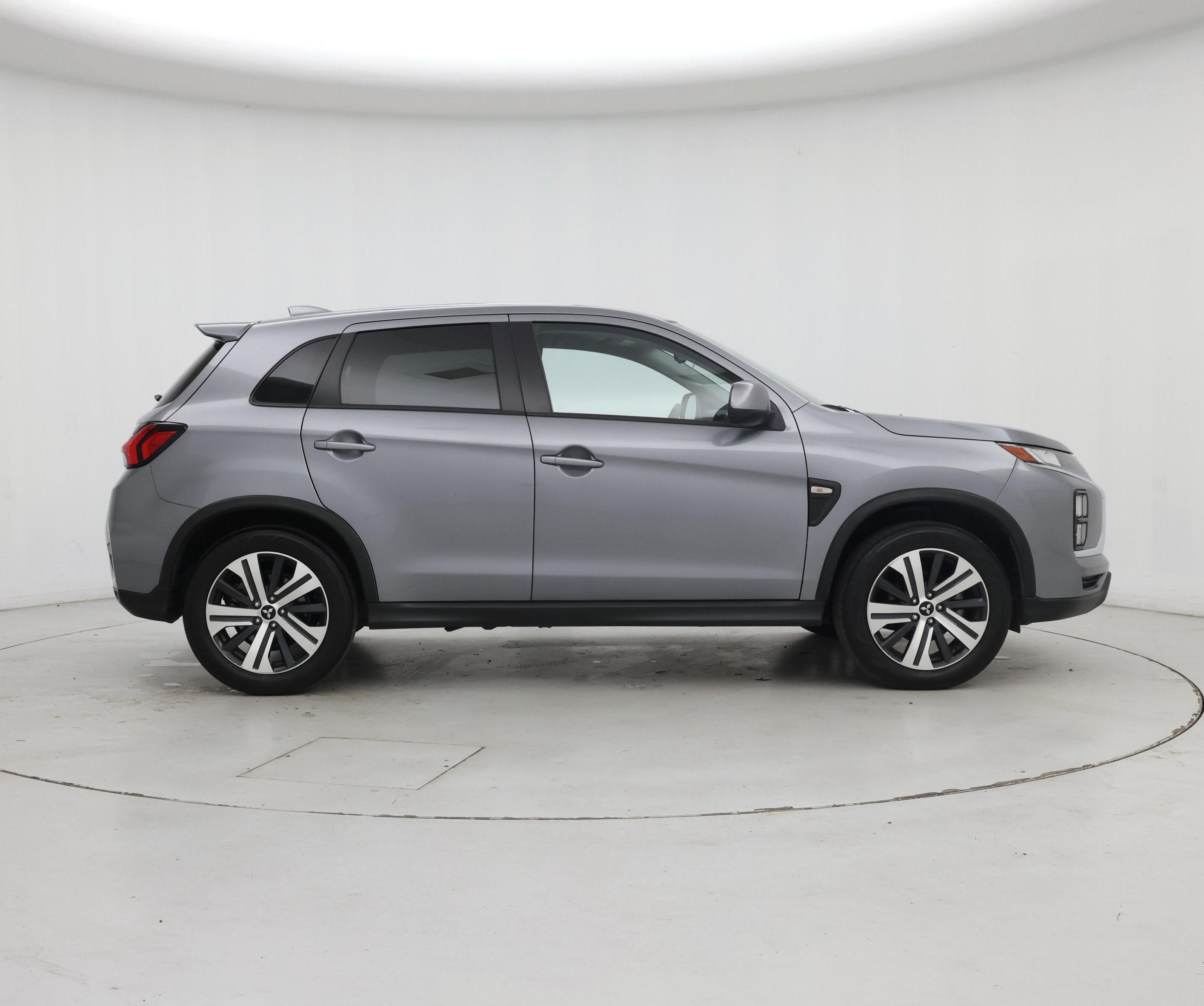 Thumbnail: 2023 Mitsubishi Outlander Sport - 7