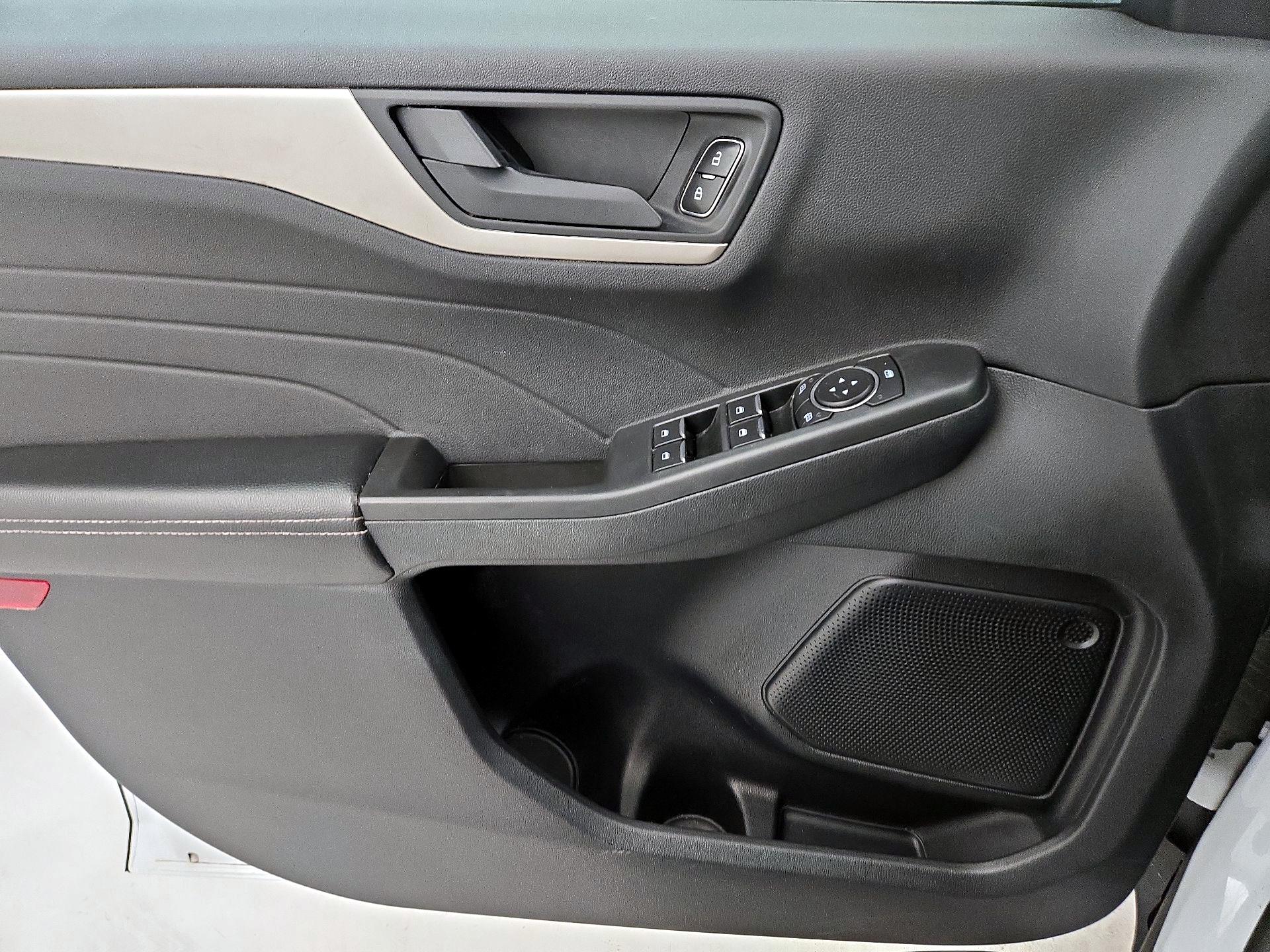 Thumbnail: 2022 Ford Escape - 12