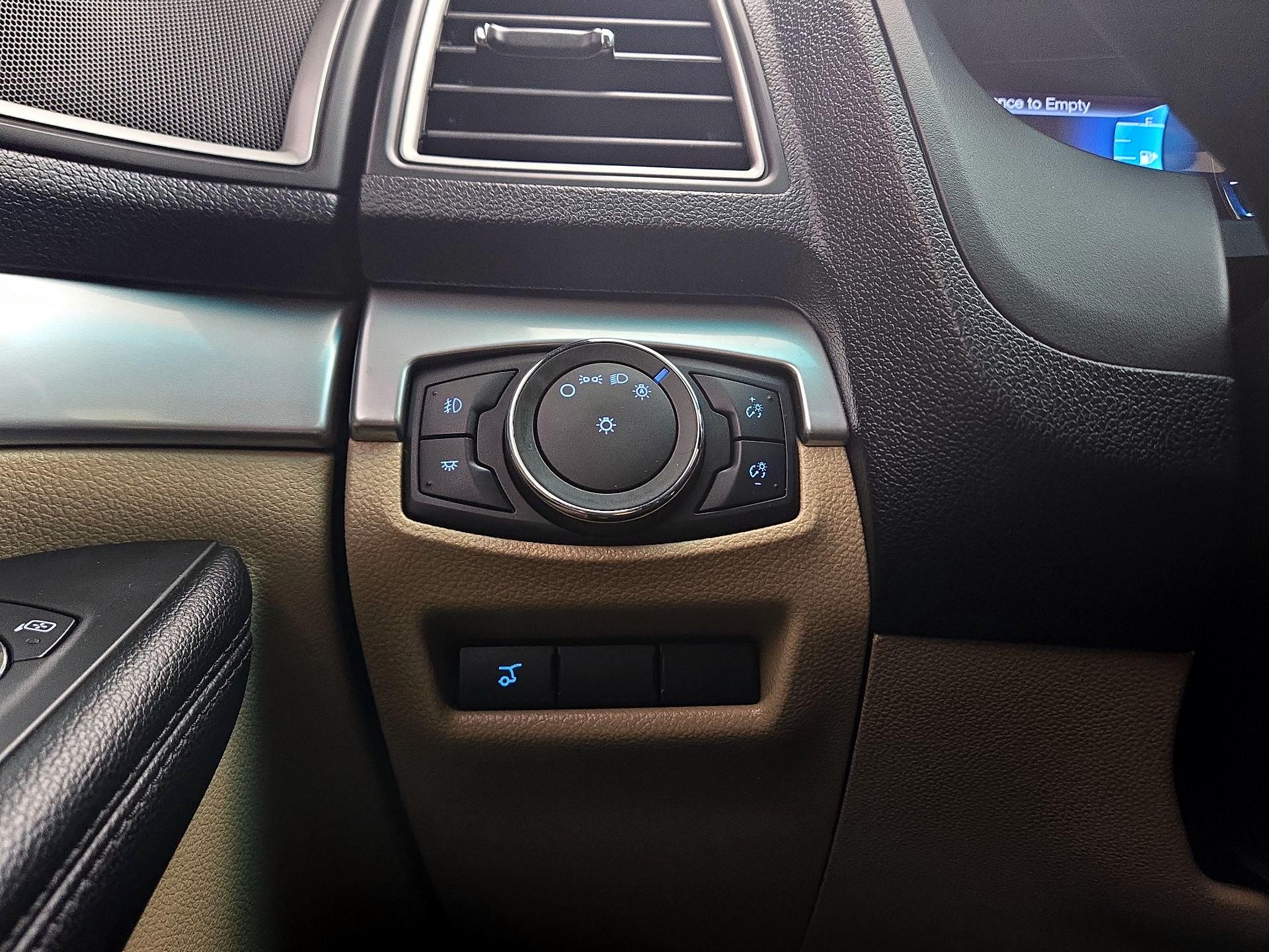 Thumbnail: 2016 Ford Explorer - 13