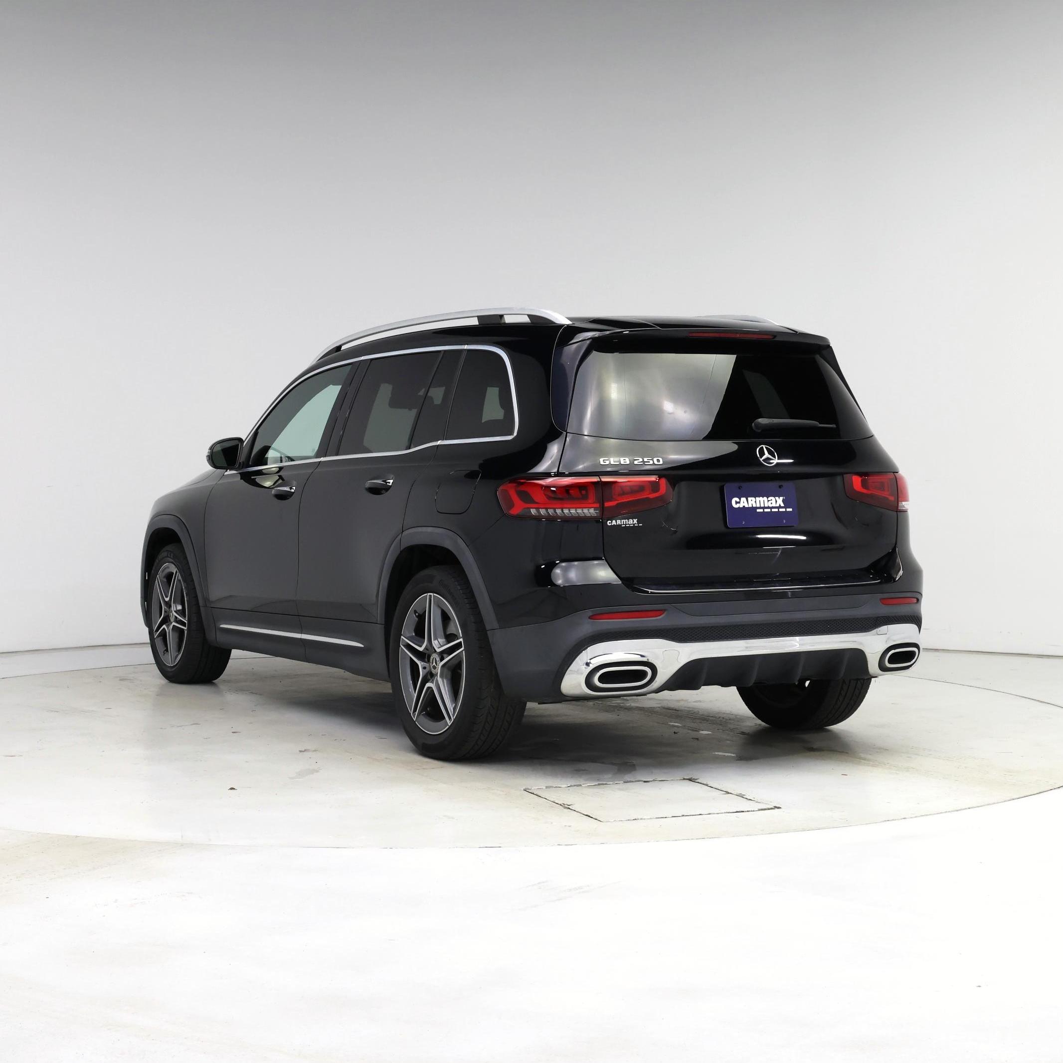 Thumbnail: 2021 Mercedes-Benz GLB - 2
