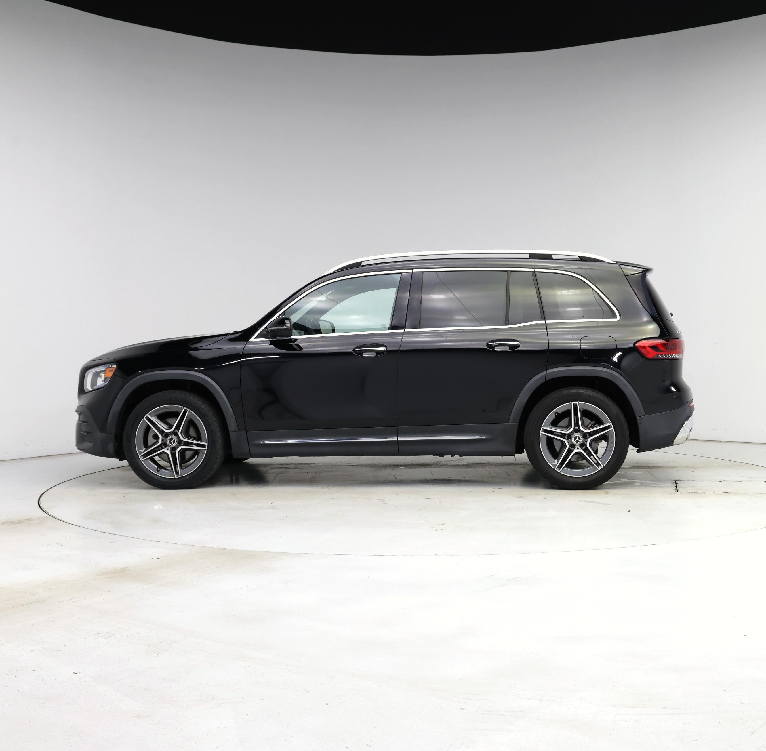 Thumbnail: 2021 Mercedes-Benz GLB - 3