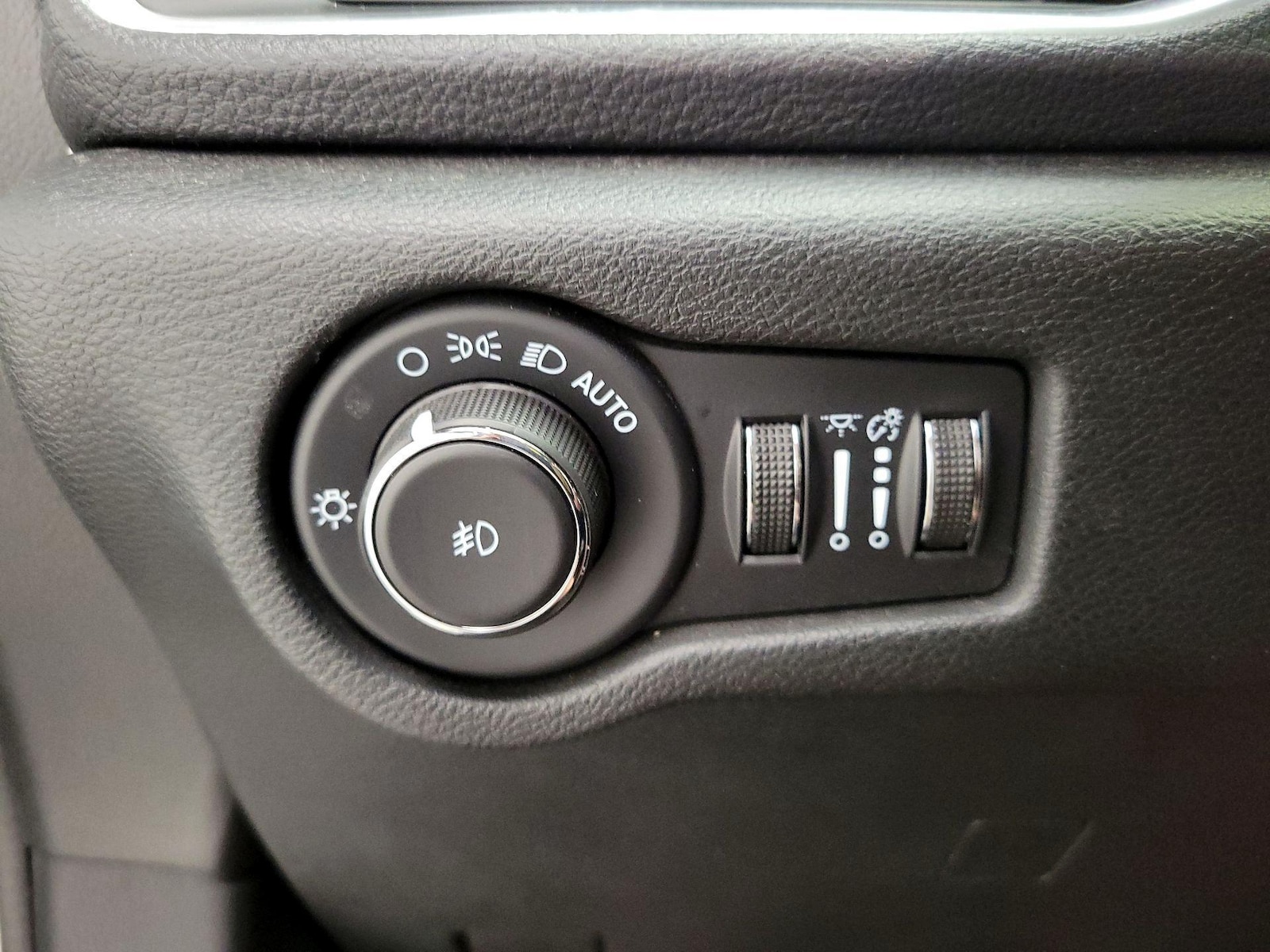 2023 Chrysler Pacifica Hybrid Limited - Photo 14