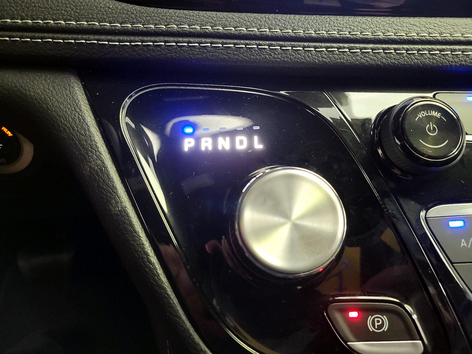 2023 Chrysler Pacifica Hybrid Limited - Photo 19