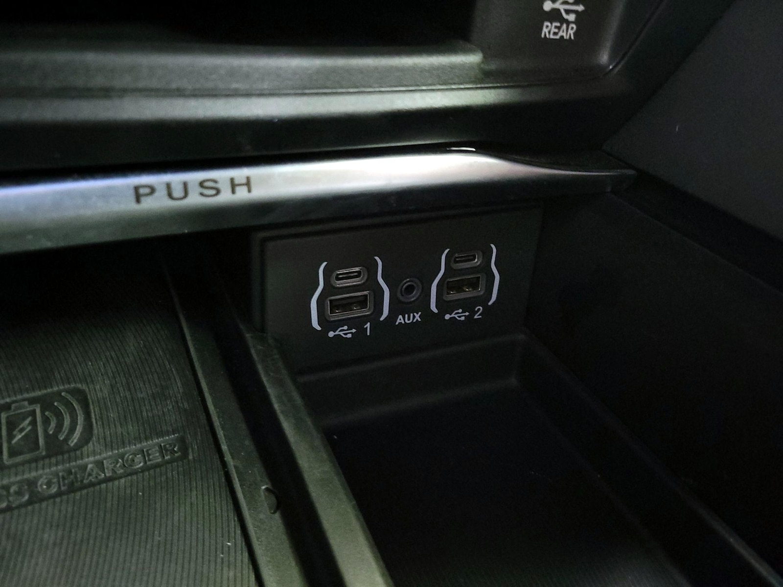 2023 Chrysler Pacifica Hybrid Limited - Photo 20