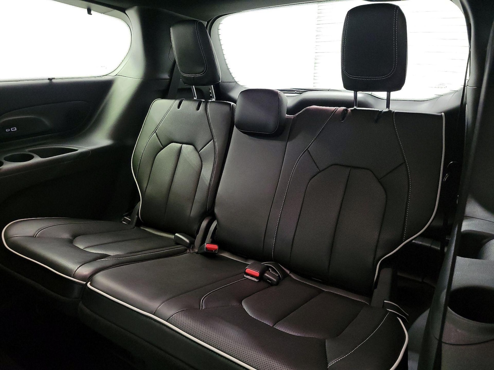 2023 Chrysler Pacifica Hybrid Limited - Photo 23
