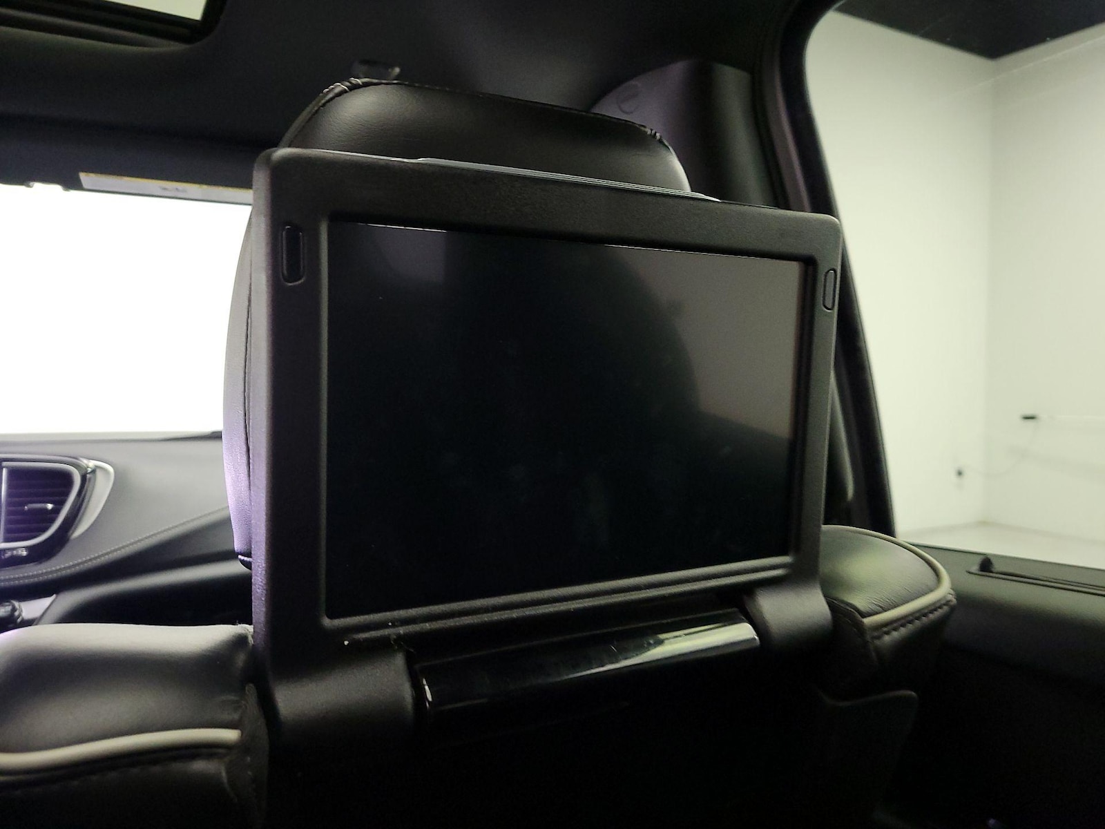 2023 Chrysler Pacifica Hybrid Limited - Photo 27