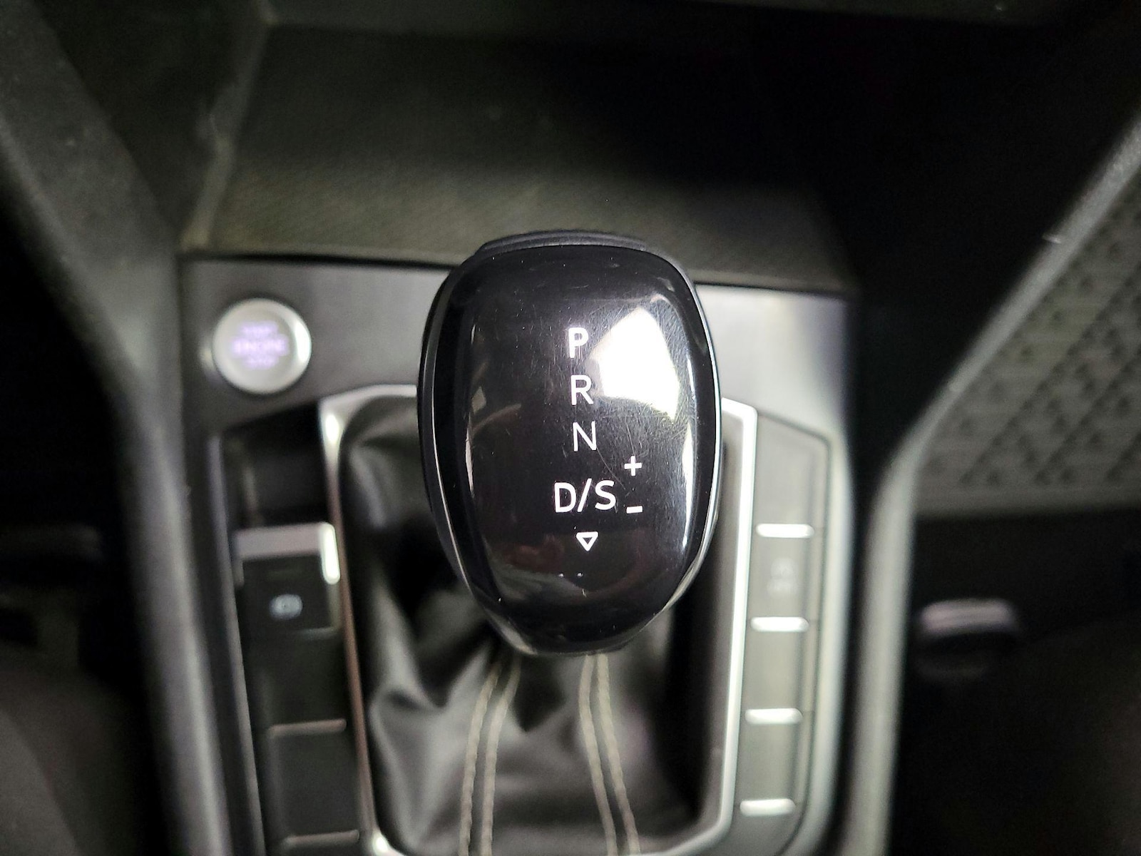 2022 Volkswagen Tiguan S - Photo 18
