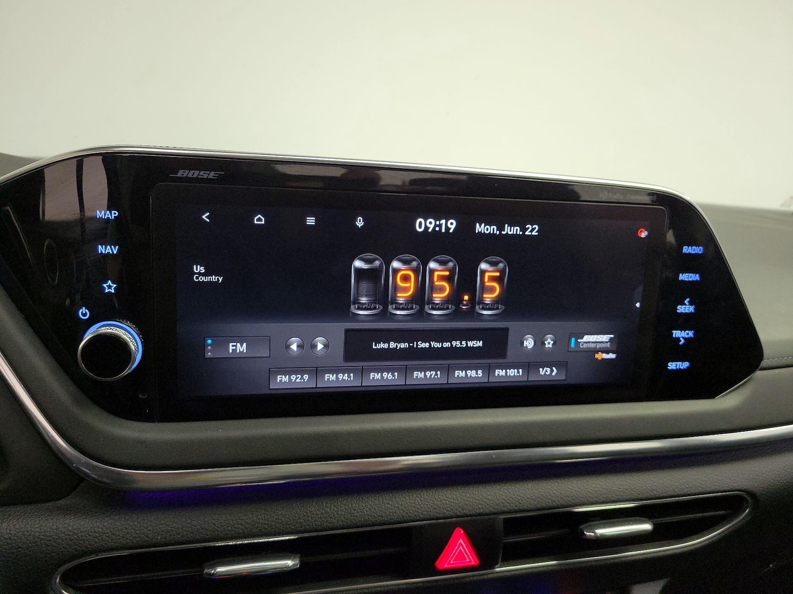 2022 Hyundai Sonata Limited - Photo 17