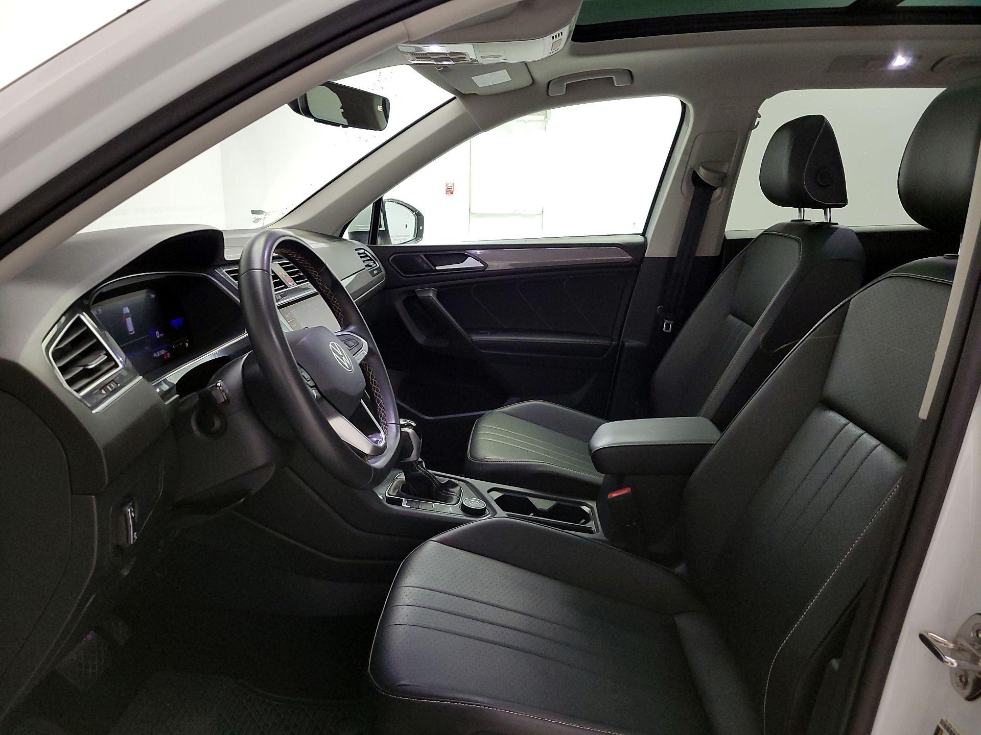 Thumbnail: 2022 Volkswagen Tiguan - 11