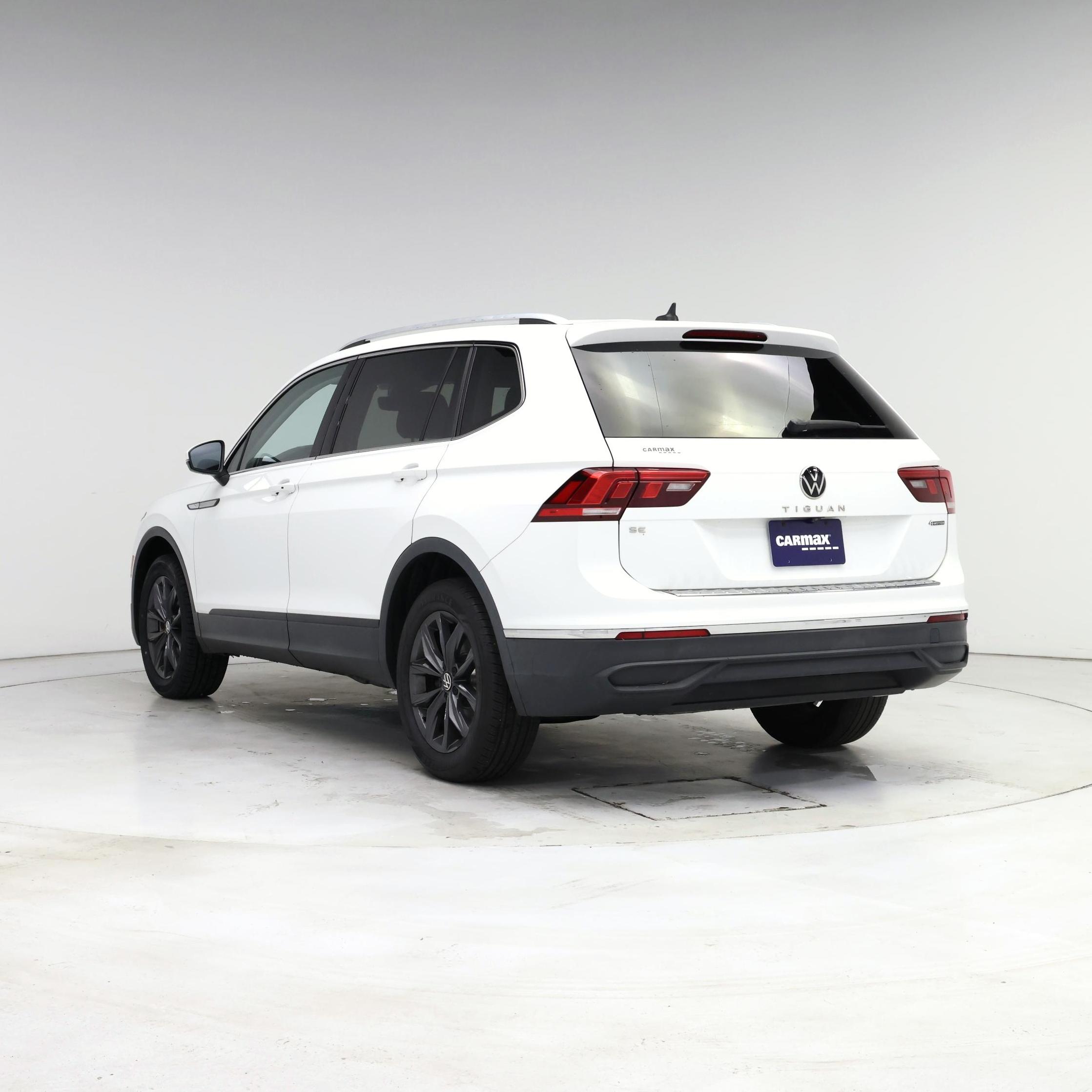 Thumbnail: 2022 Volkswagen Tiguan - 2