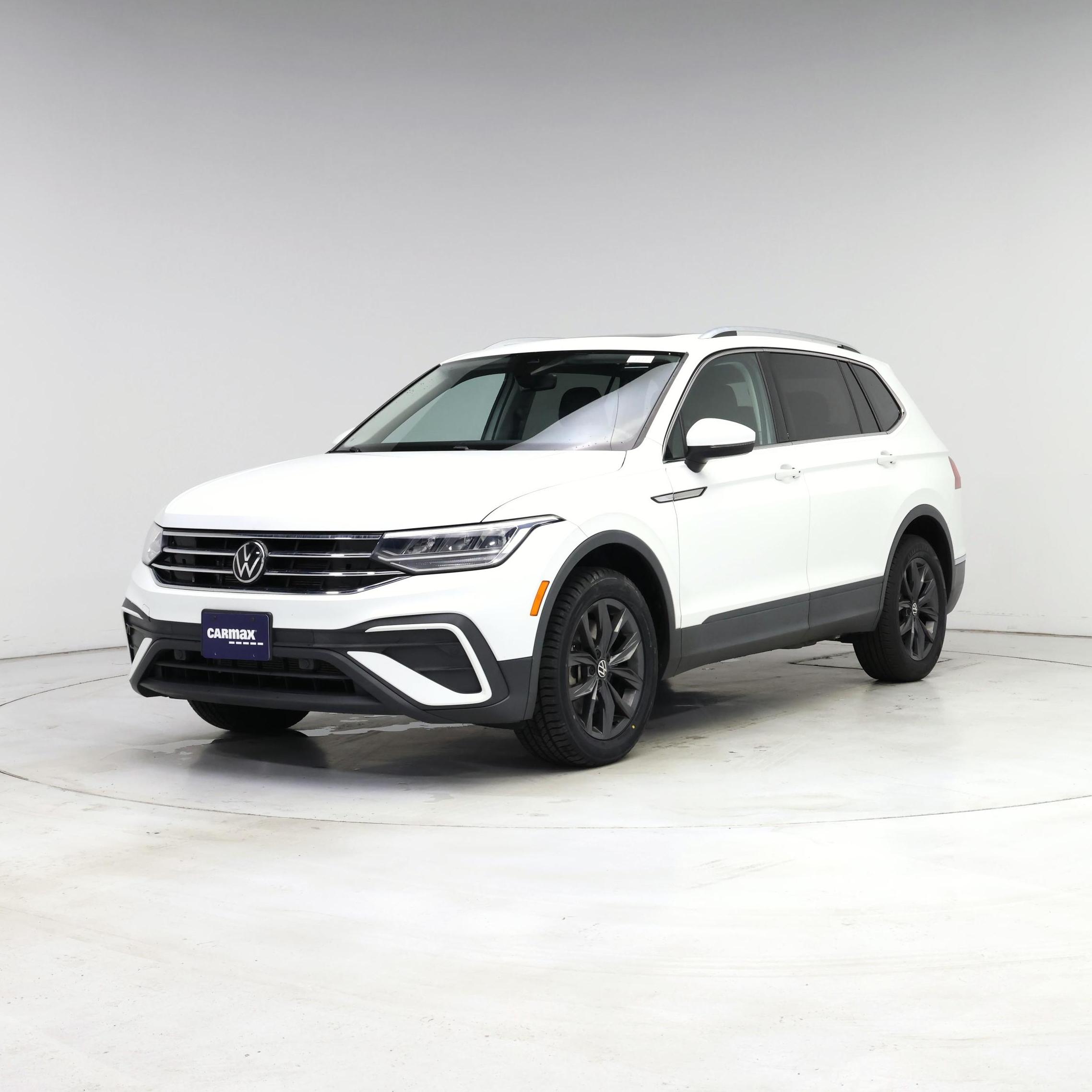 Thumbnail: 2022 Volkswagen Tiguan - 4