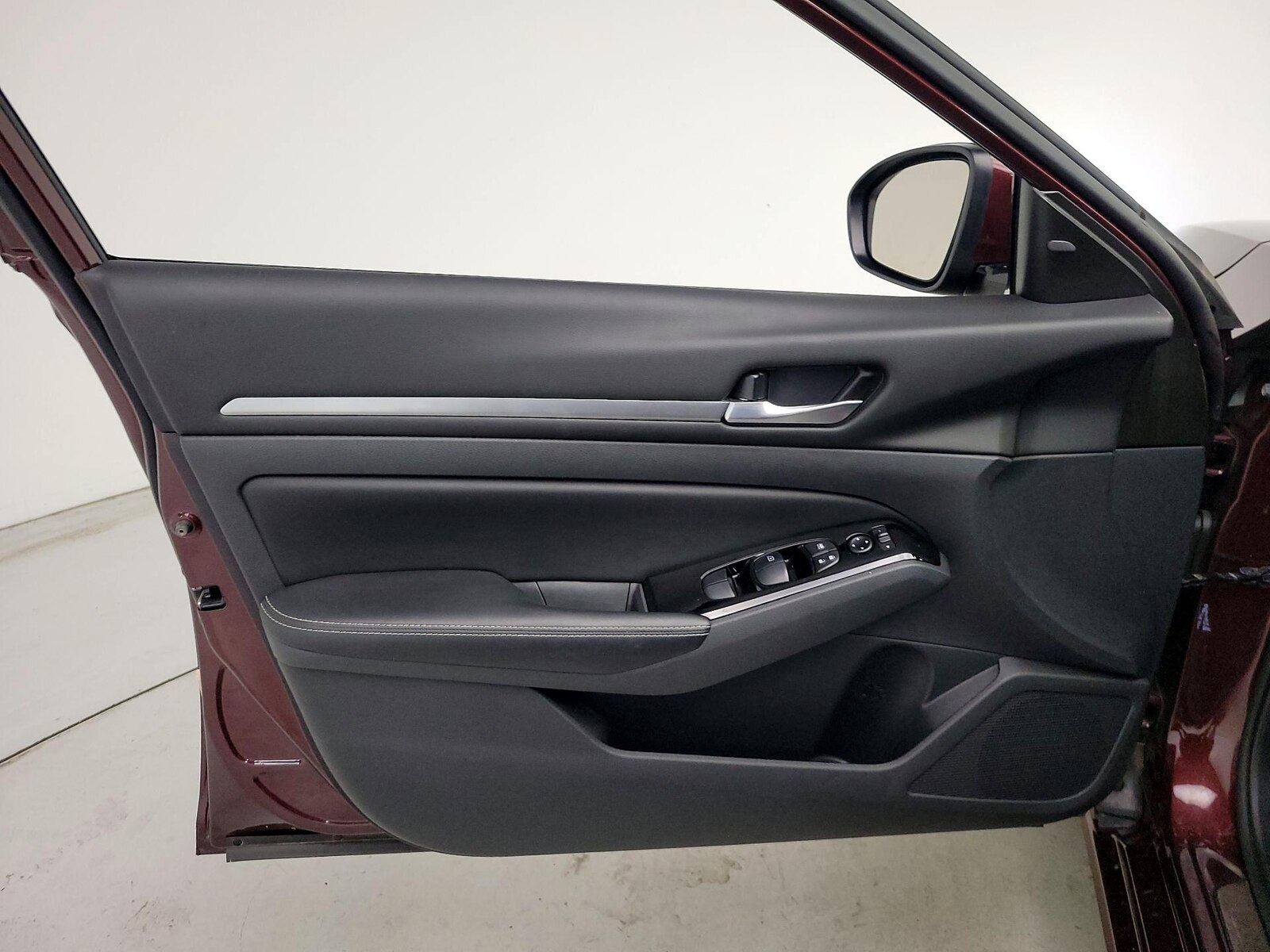 2024 Nissan Altima SL - Photo 13