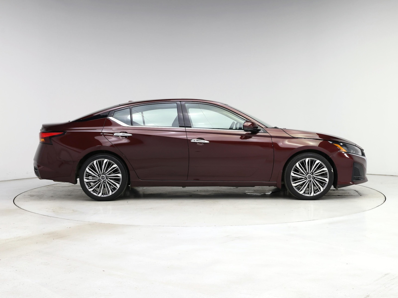 2024 Nissan Altima SL - Photo 8