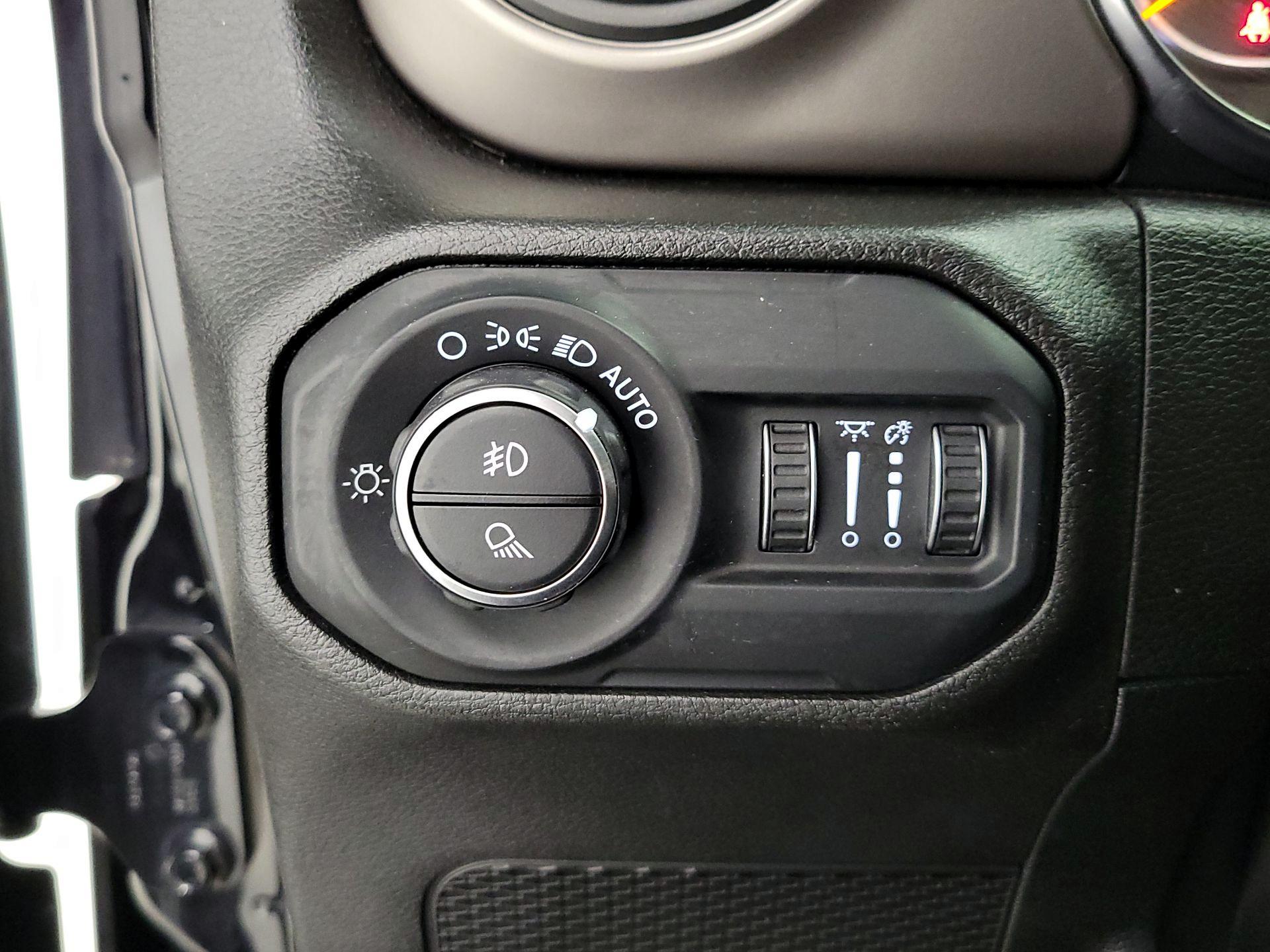 Thumbnail: 2020 Jeep Gladiator - 13