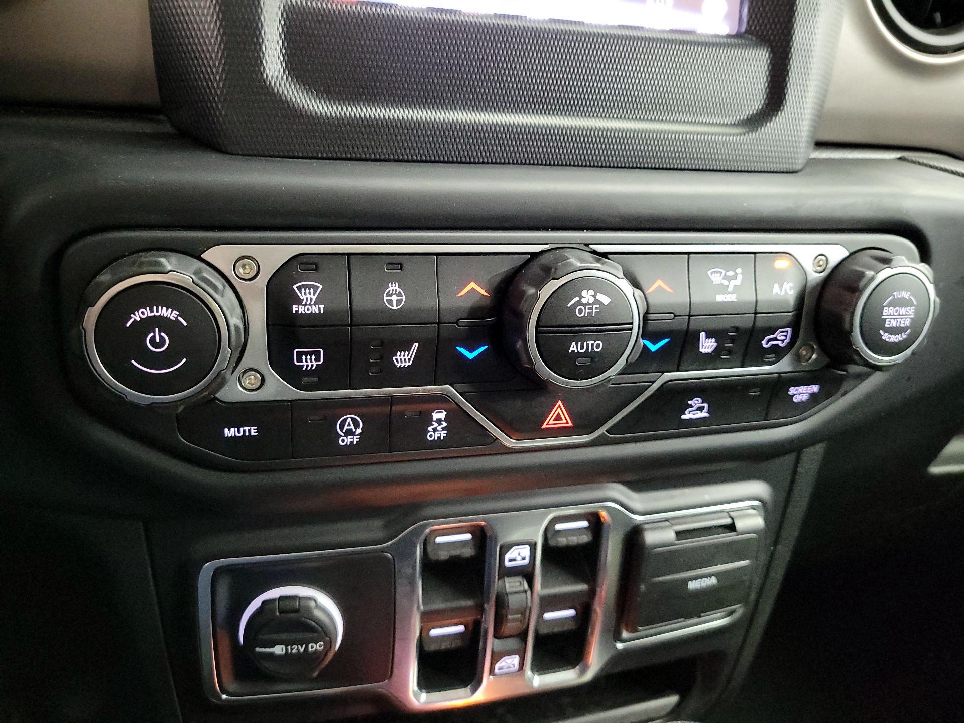 Thumbnail: 2020 Jeep Gladiator - 16