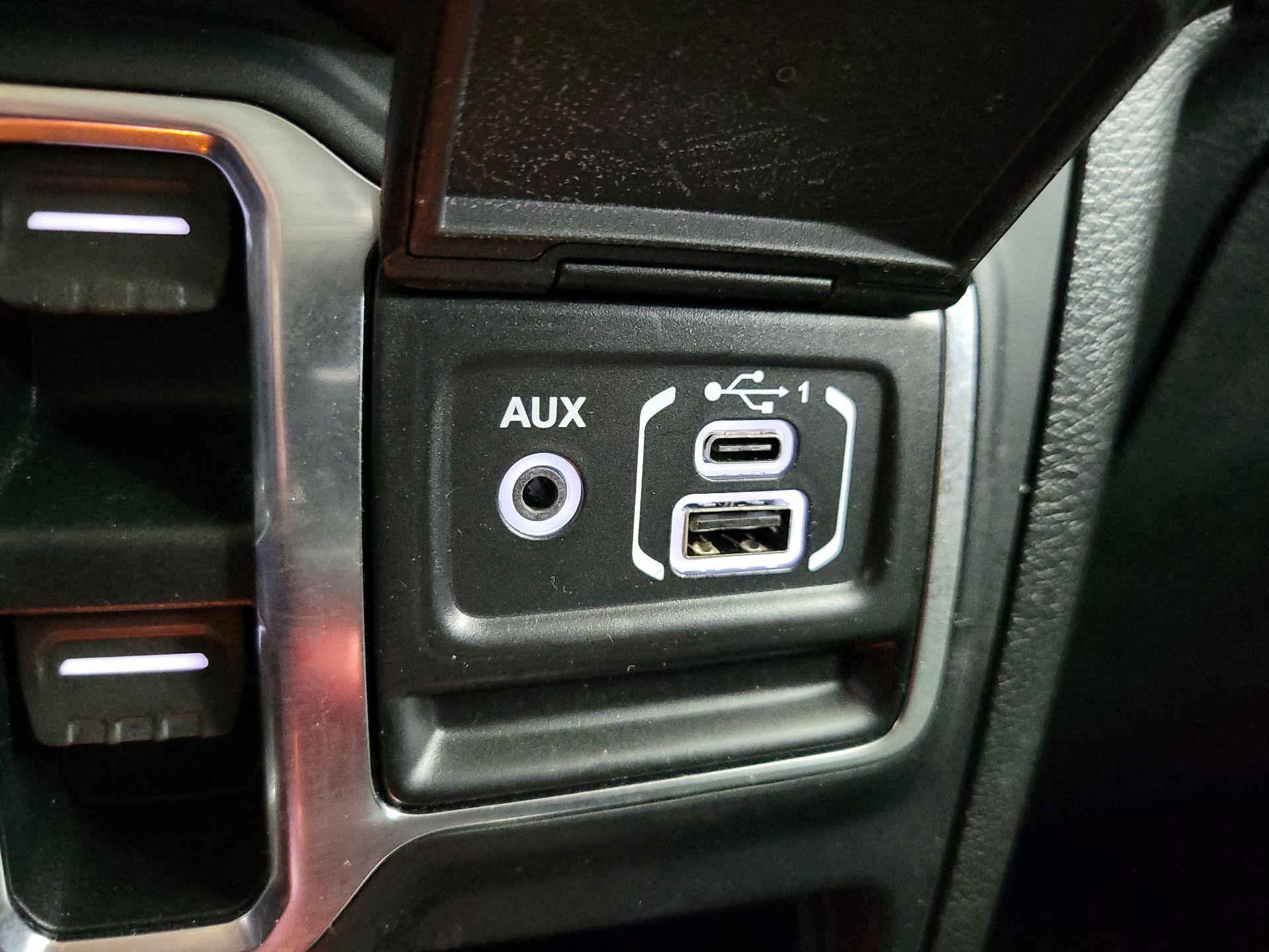 Thumbnail: 2020 Jeep Gladiator - 18