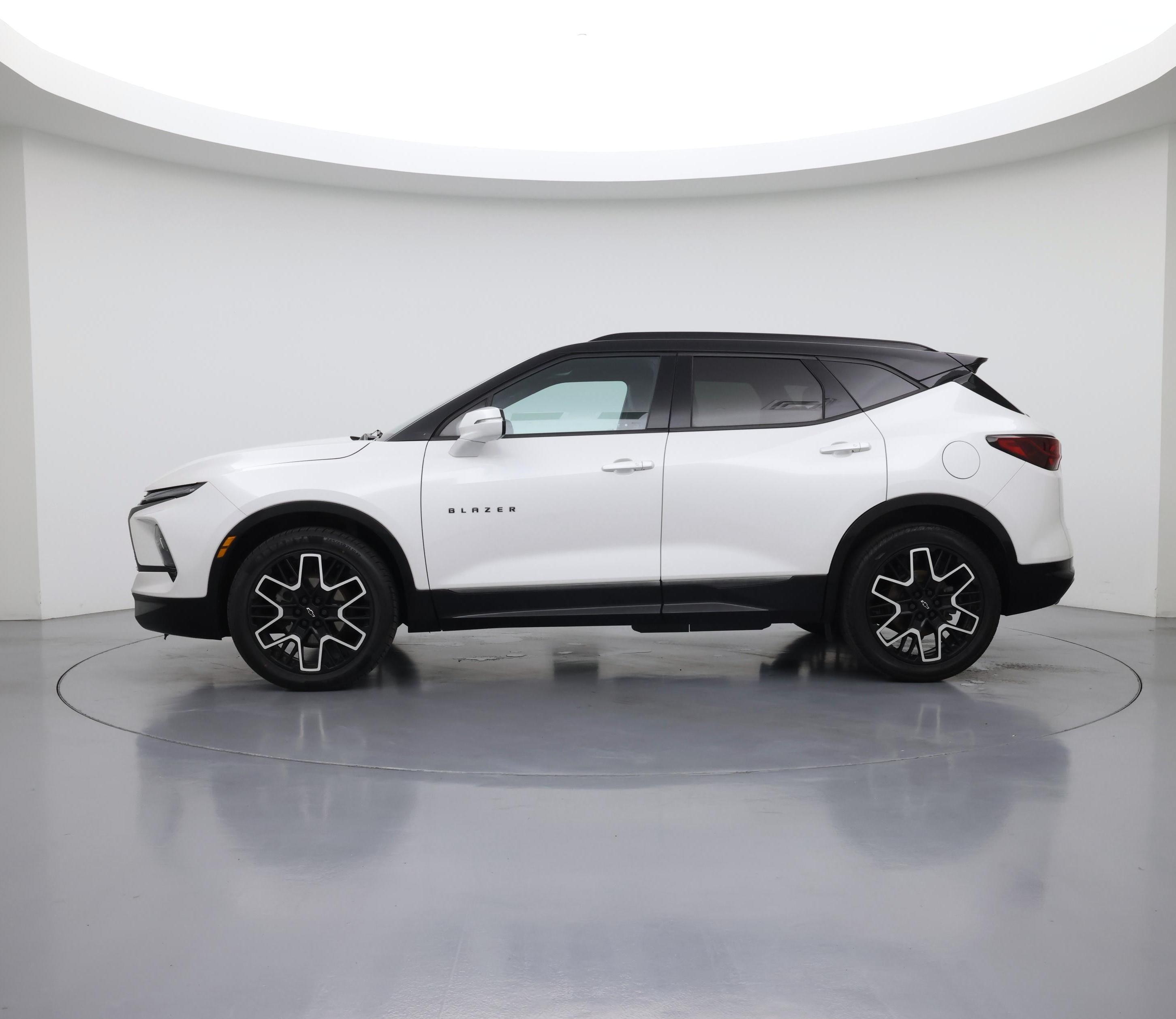 Thumbnail: 2023 Chevrolet Blazer - 3