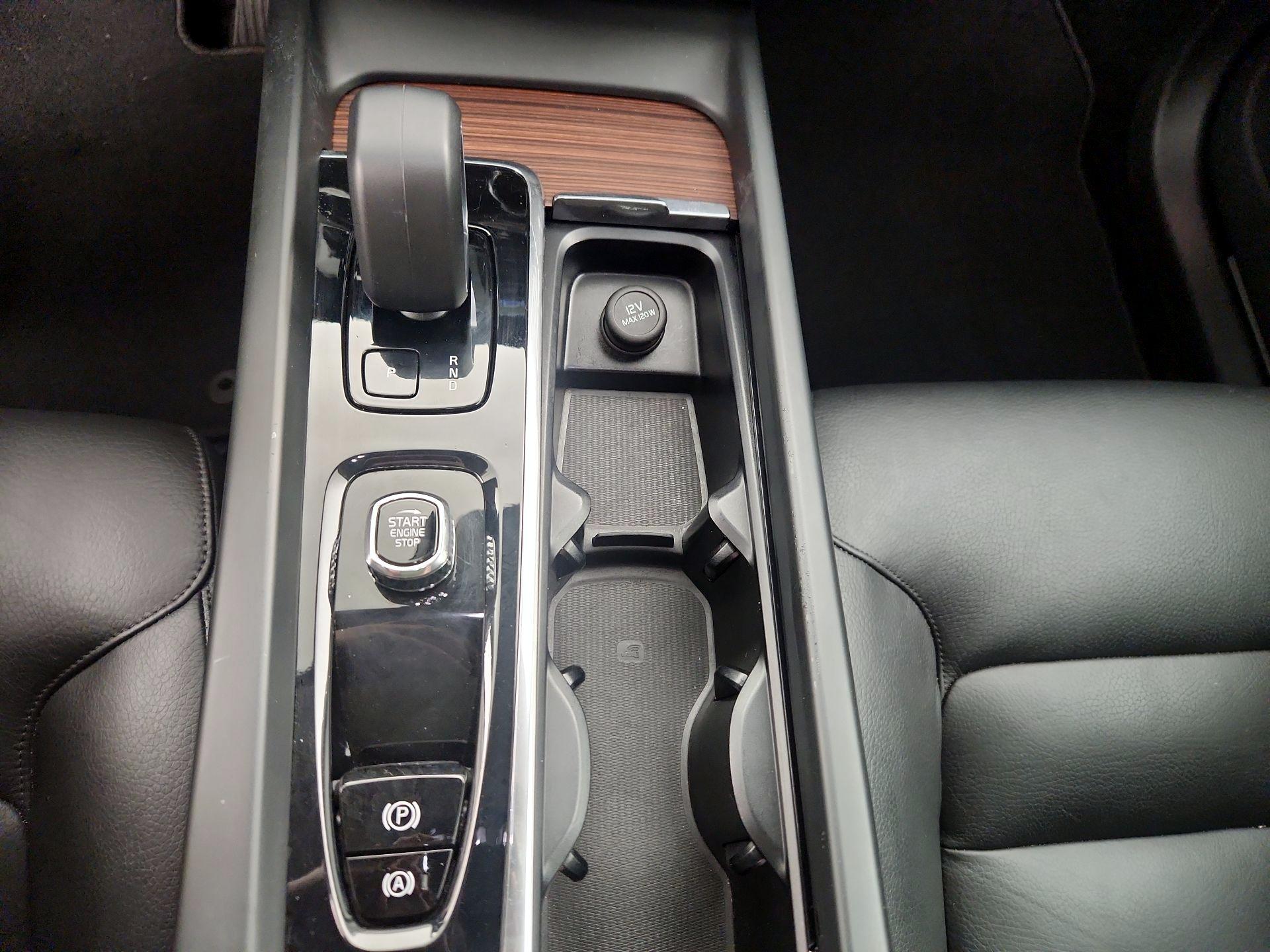 Thumbnail: 2023 Volvo XC60 - 18