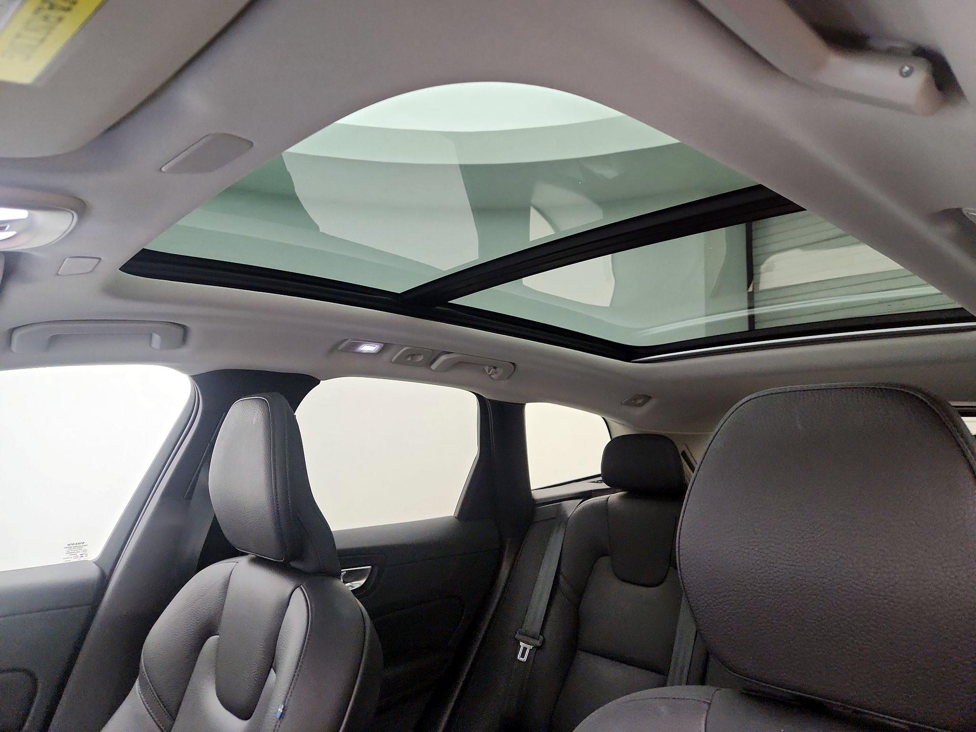 Thumbnail: 2023 Volvo XC60 - 20